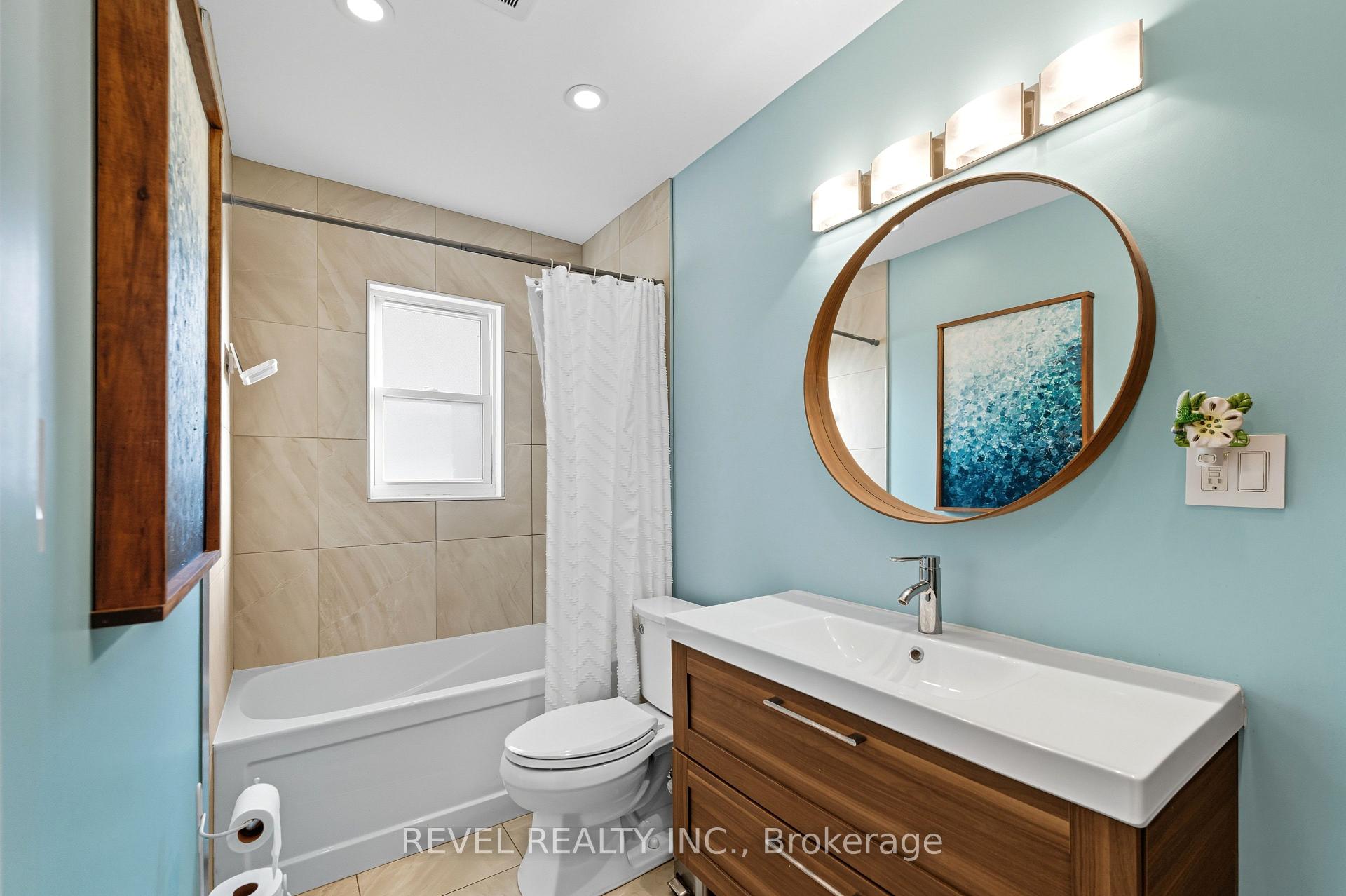 Photo 20 of 207 Auburn Avenue, Hamilton, Bartonville — HOMEH