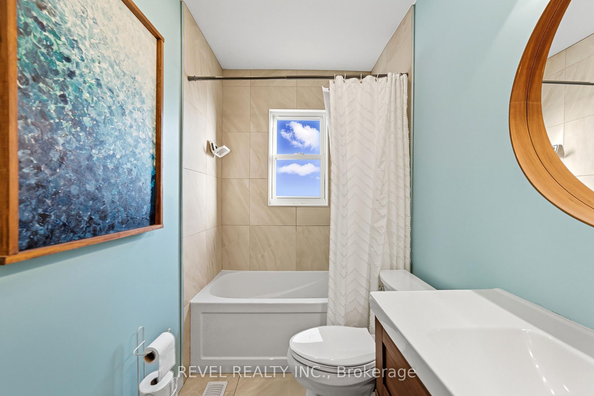 Photo 21 of 207 Auburn Avenue, Hamilton, Bartonville — HOMEH