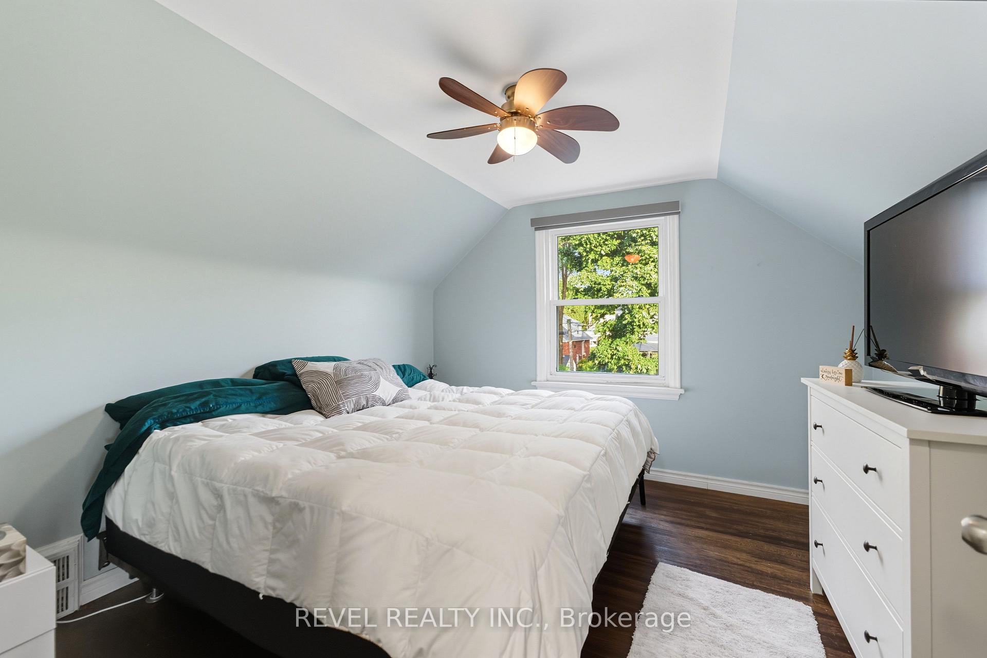 Photo 22 of 207 Auburn Avenue, Hamilton, Bartonville — HOMEH