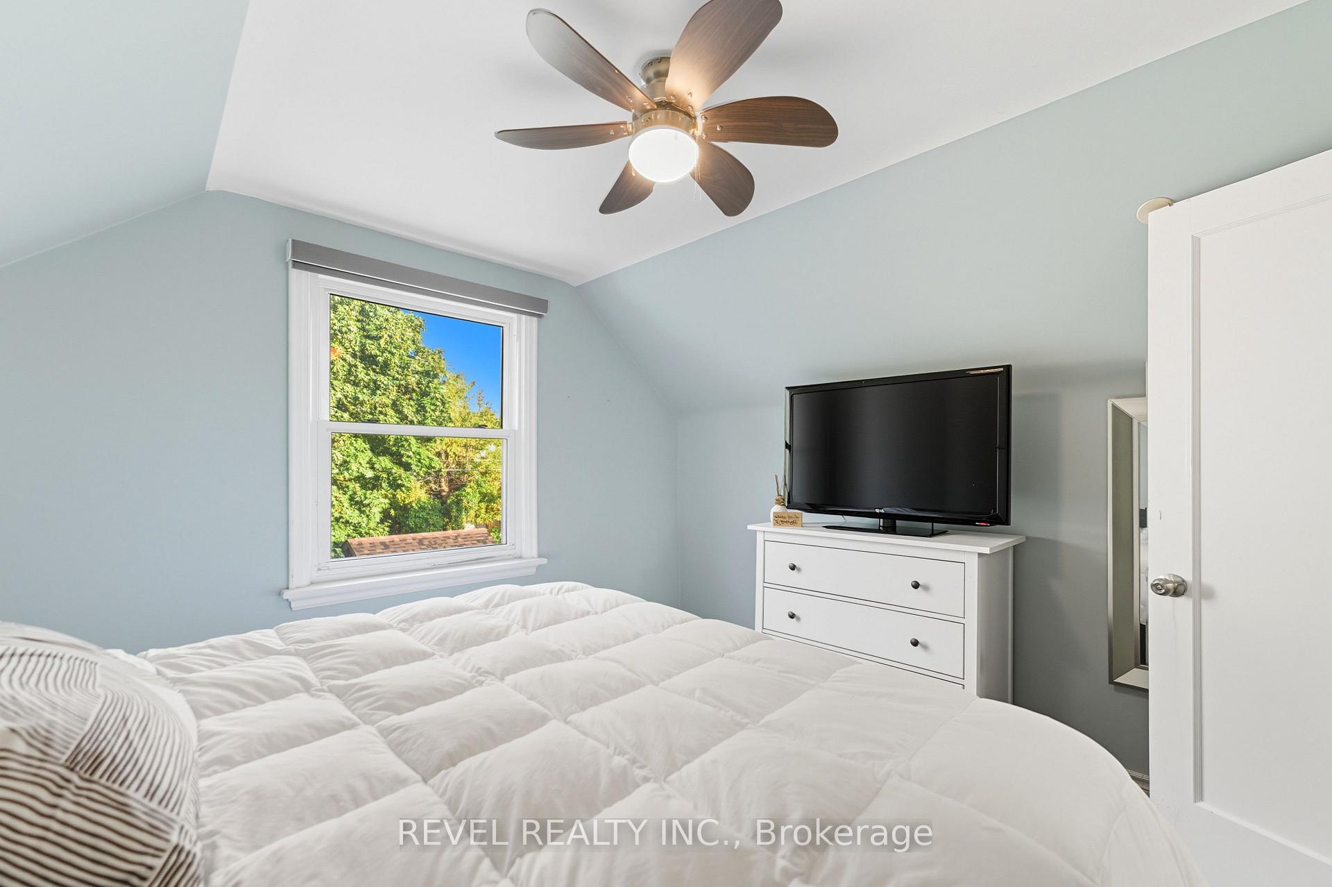 Photo 23 of 207 Auburn Avenue, Hamilton, Bartonville — HOMEH