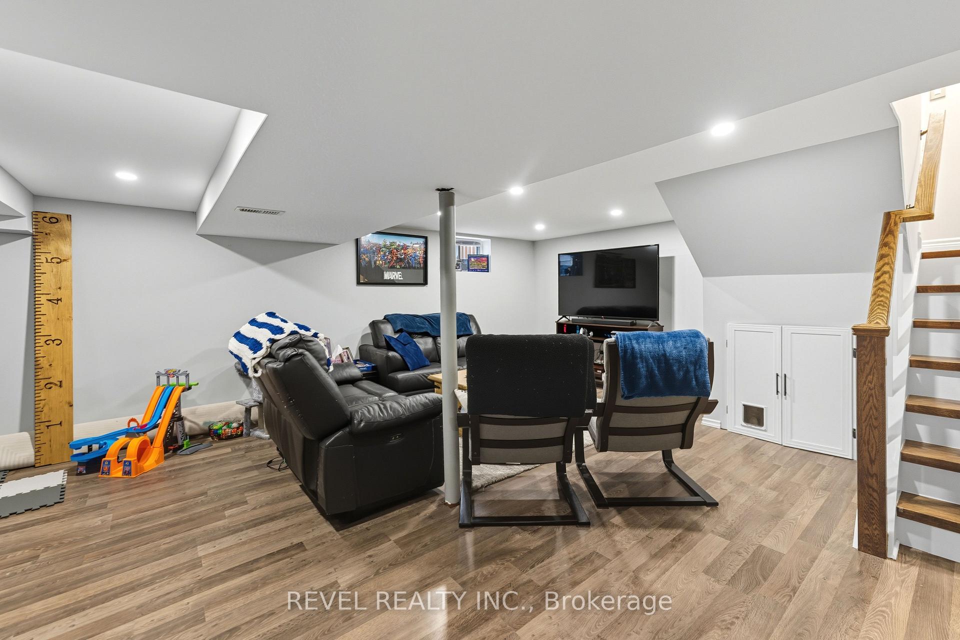 Photo 28 of 207 Auburn Avenue, Hamilton, Bartonville — HOMEH