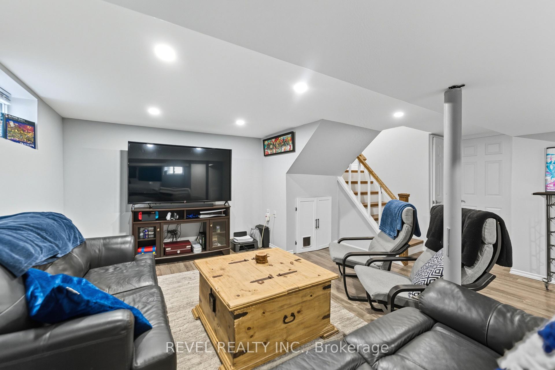 Photo 30 of 207 Auburn Avenue, Hamilton, Bartonville — HOMEH