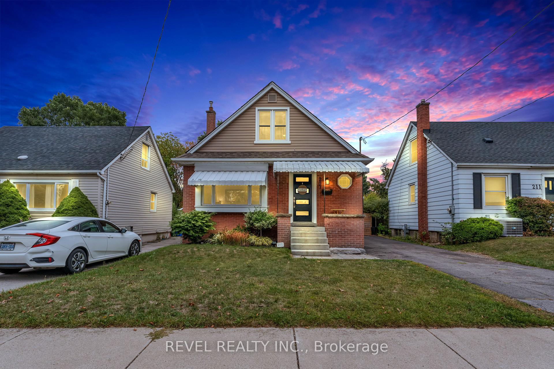 Photo 31 of 207 Auburn Avenue, Hamilton, Bartonville — HOMEH