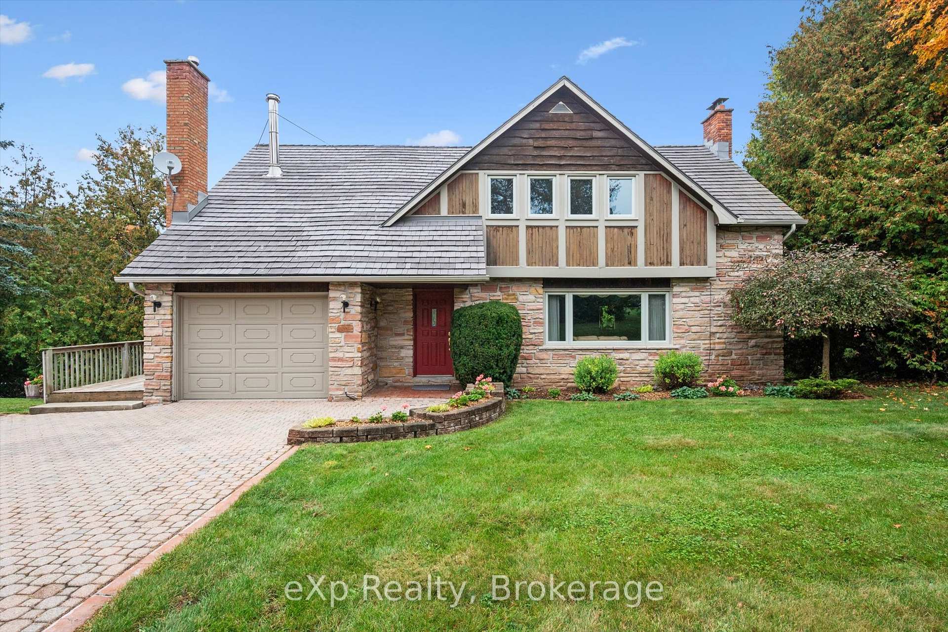 Front of 32 Glenholm Drive