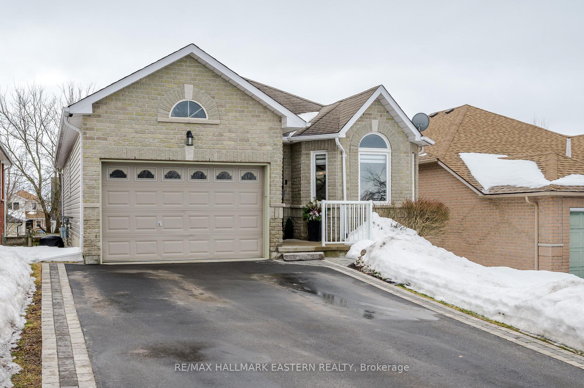 Photo 3 of 657 Trailview Drive, Peterborough, Ashburnham Ward 4 — HOMEH