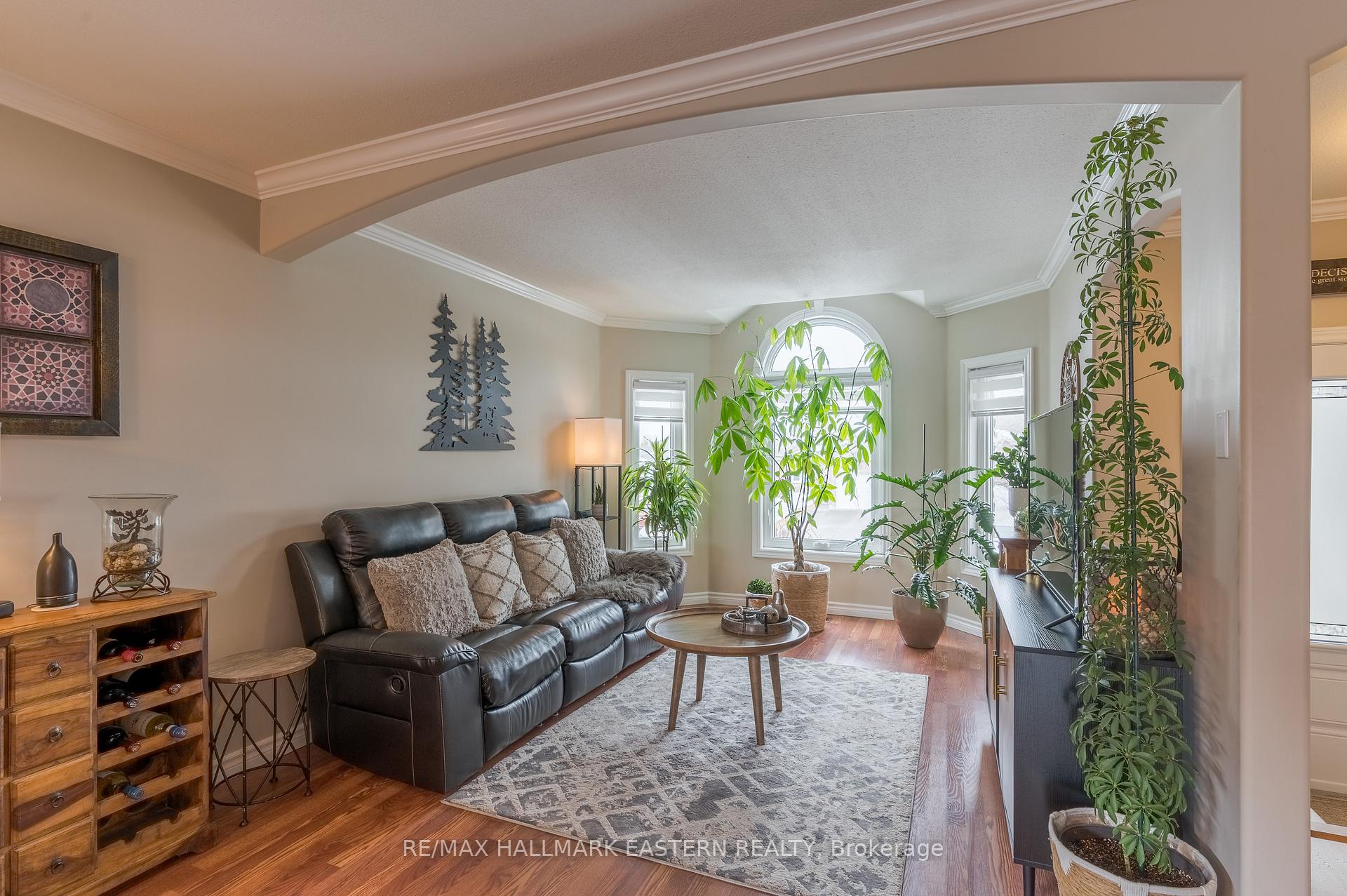 Photo 10 of 657 Trailview Drive, Peterborough, Ashburnham Ward 4 — HOMEH