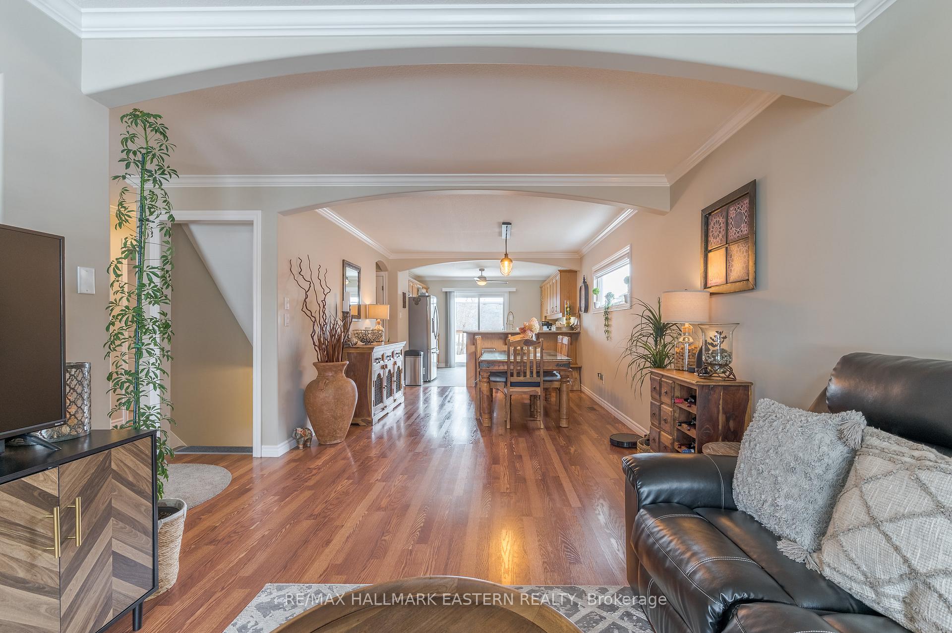 Photo 12 of 657 Trailview Drive, Peterborough, Ashburnham Ward 4 — HOMEH