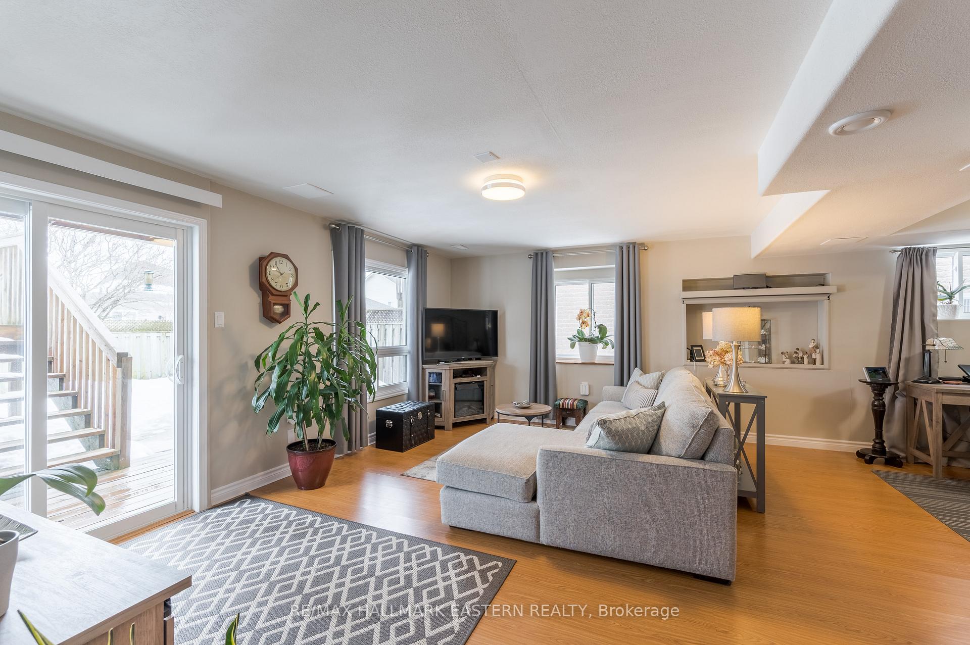 Photo 27 of 657 Trailview Drive, Peterborough, Ashburnham Ward 4 — HOMEH