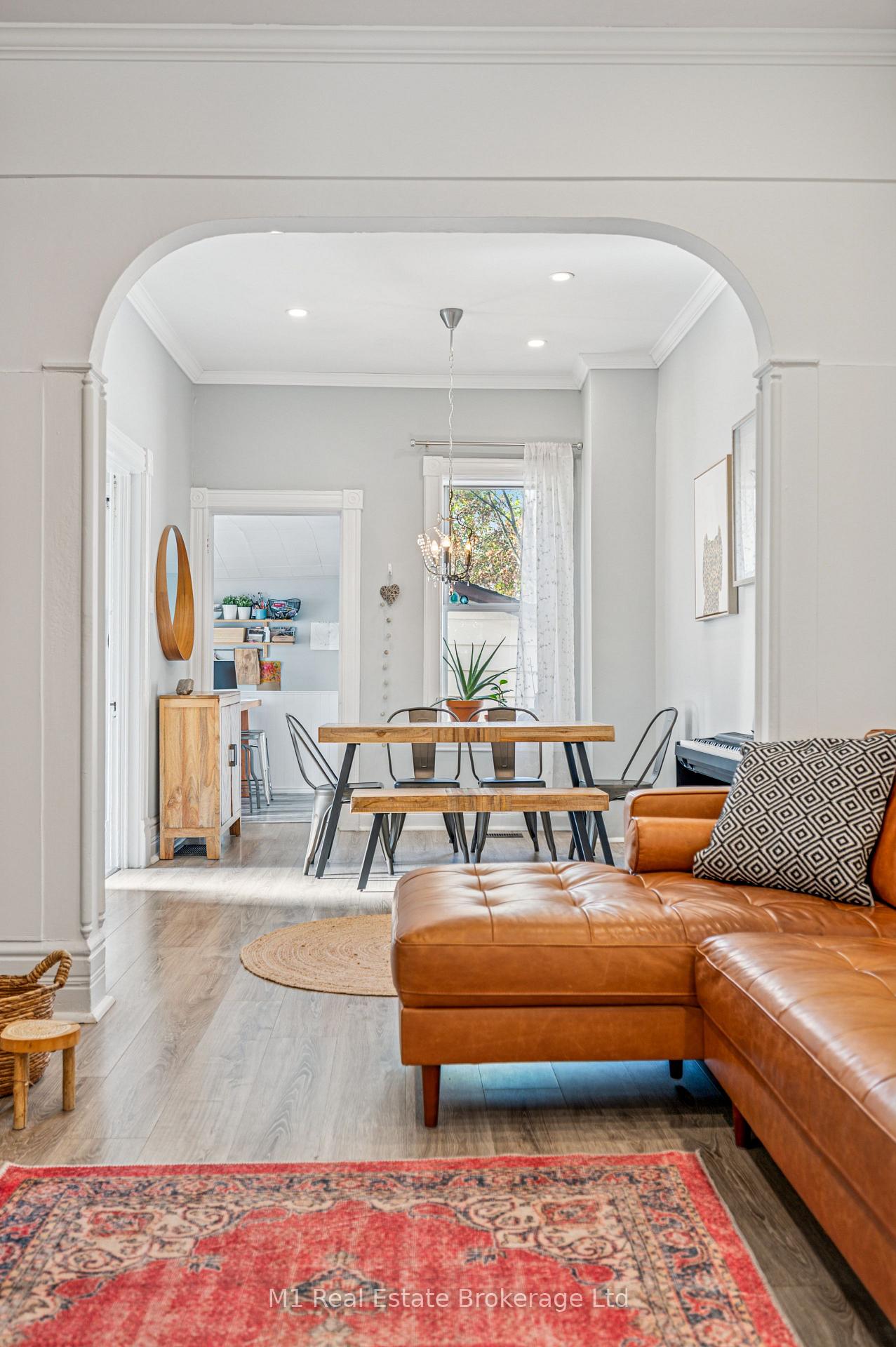 Photo 4 of 92 Alice Street, Guelph, St. Patrick's Ward — HOMEH