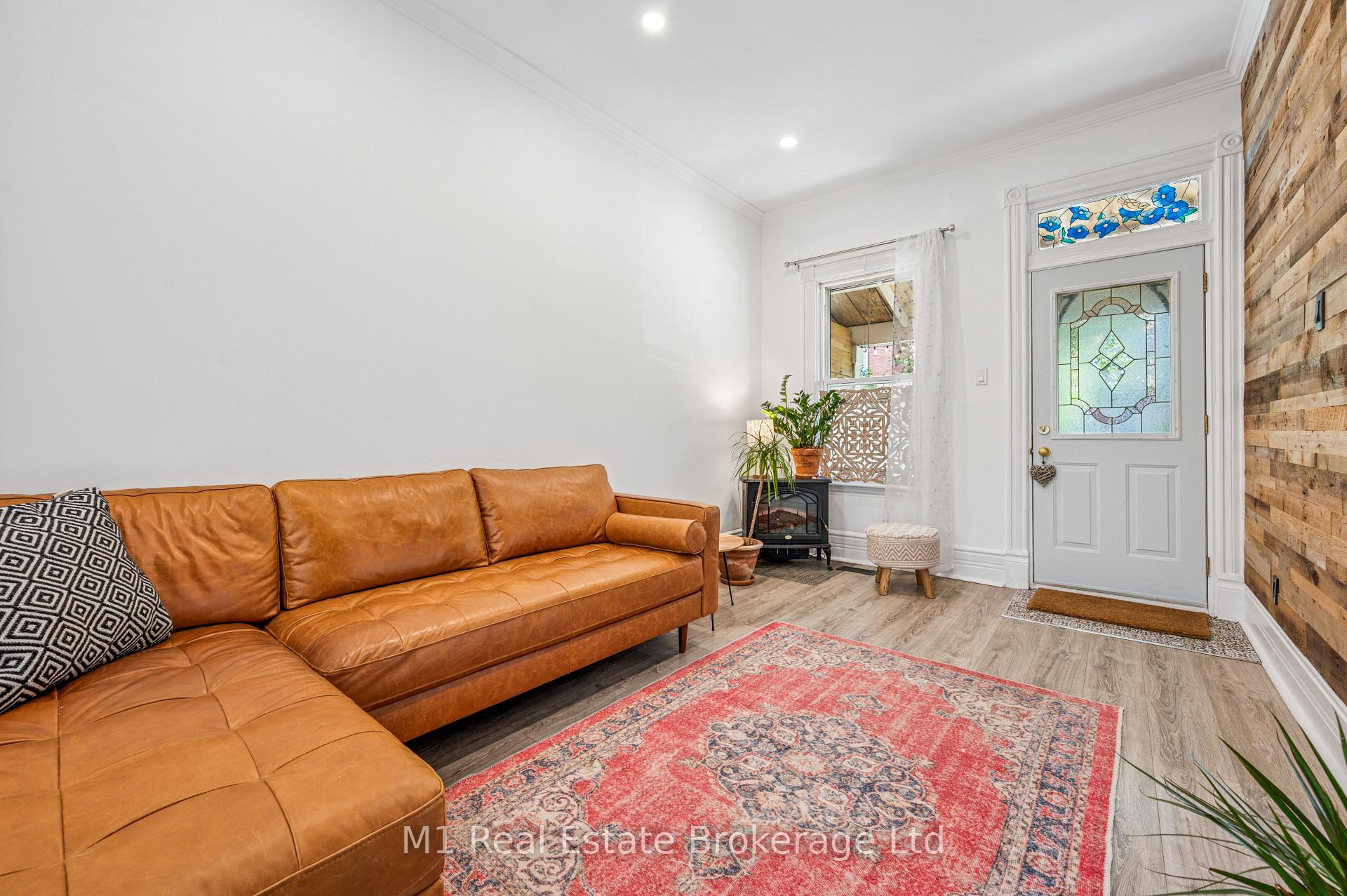 Photo 5 of 92 Alice Street, Guelph, St. Patrick's Ward — HOMEH