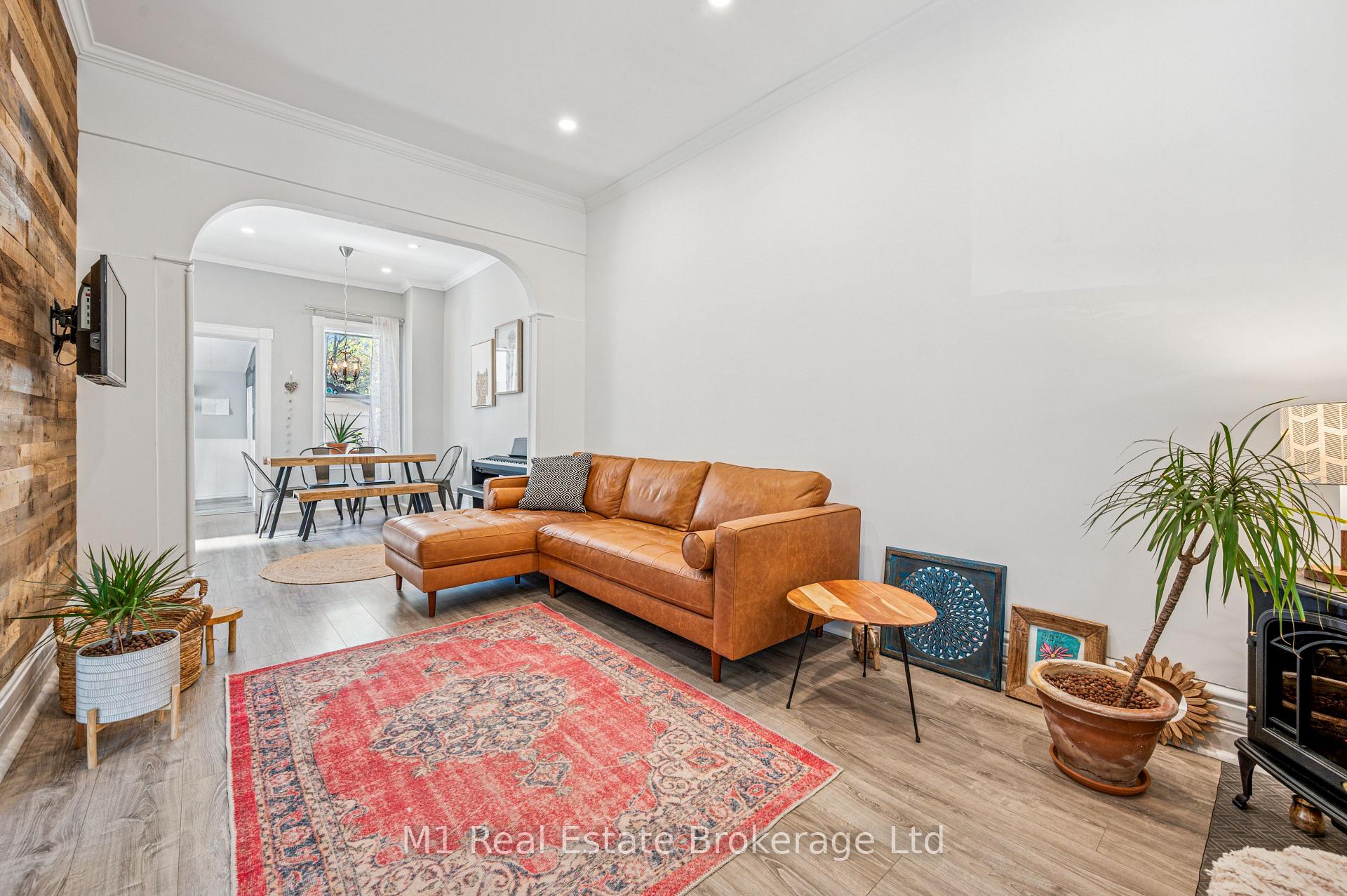 Photo 8 of 92 Alice Street, Guelph, St. Patrick's Ward — HOMEH