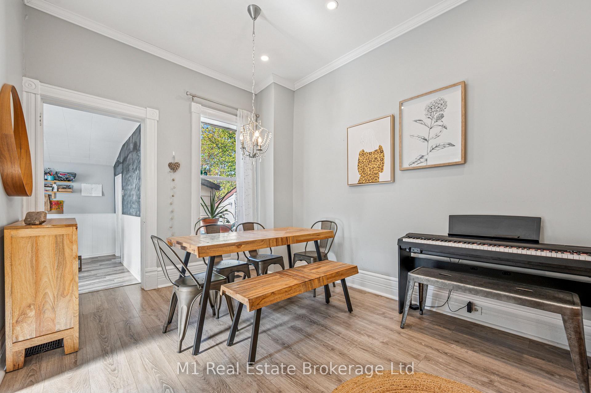 Photo 9 of 92 Alice Street, Guelph, St. Patrick's Ward — HOMEH