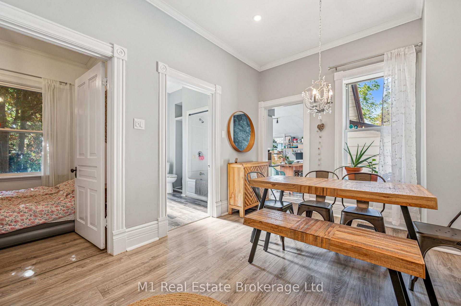 Photo 10 of 92 Alice Street, Guelph, St. Patrick's Ward — HOMEH