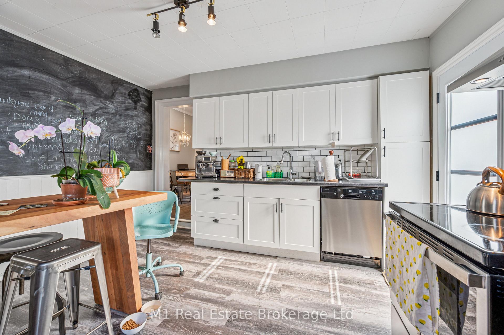 Photo 20 of 92 Alice Street, Guelph, St. Patrick's Ward — HOMEH