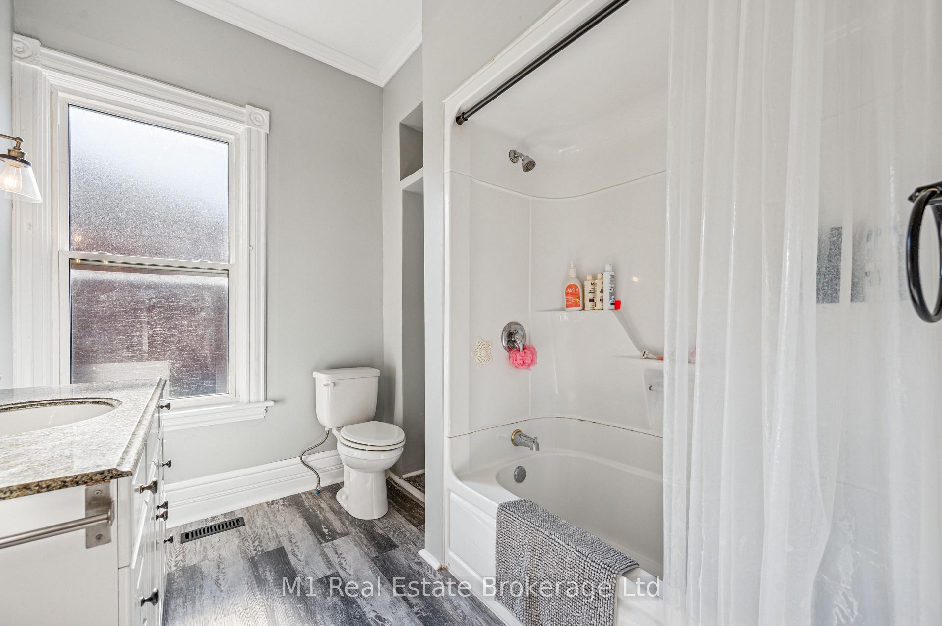 Photo 21 of 92 Alice Street, Guelph, St. Patrick's Ward — HOMEH