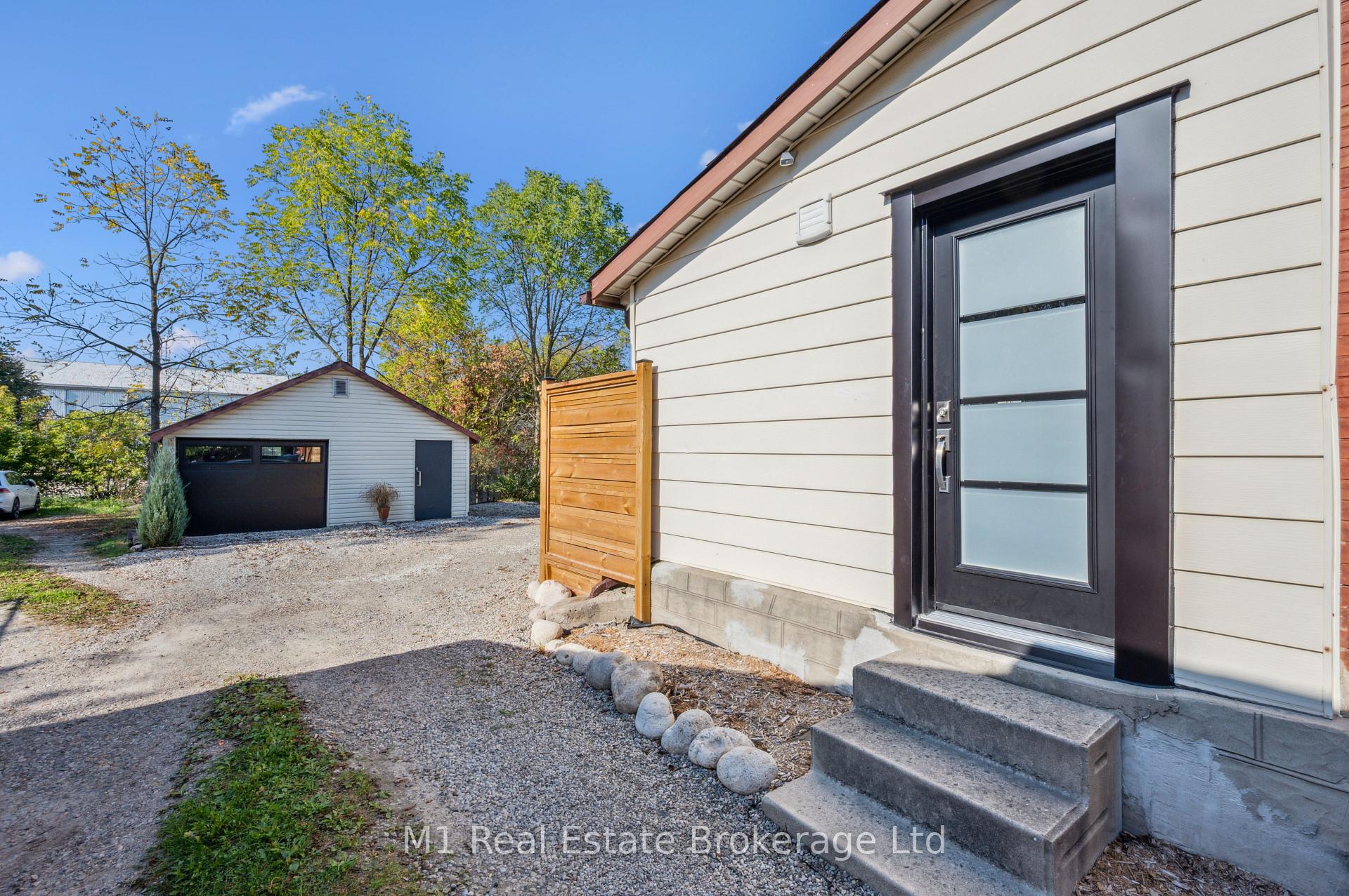 Photo 26 of 92 Alice Street, Guelph, St. Patrick's Ward — HOMEH