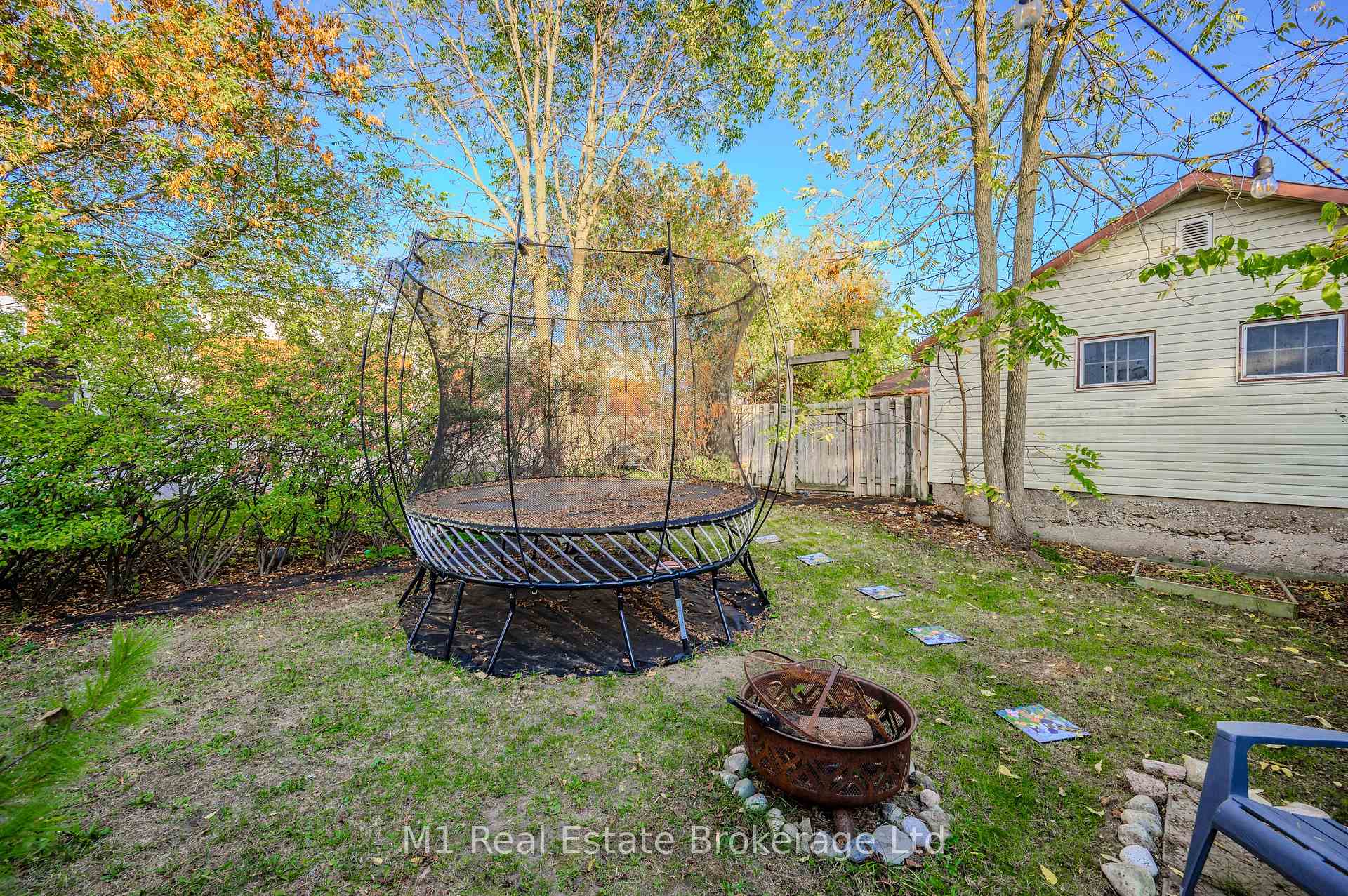 Photo 34 of 92 Alice Street, Guelph, St. Patrick's Ward — HOMEH