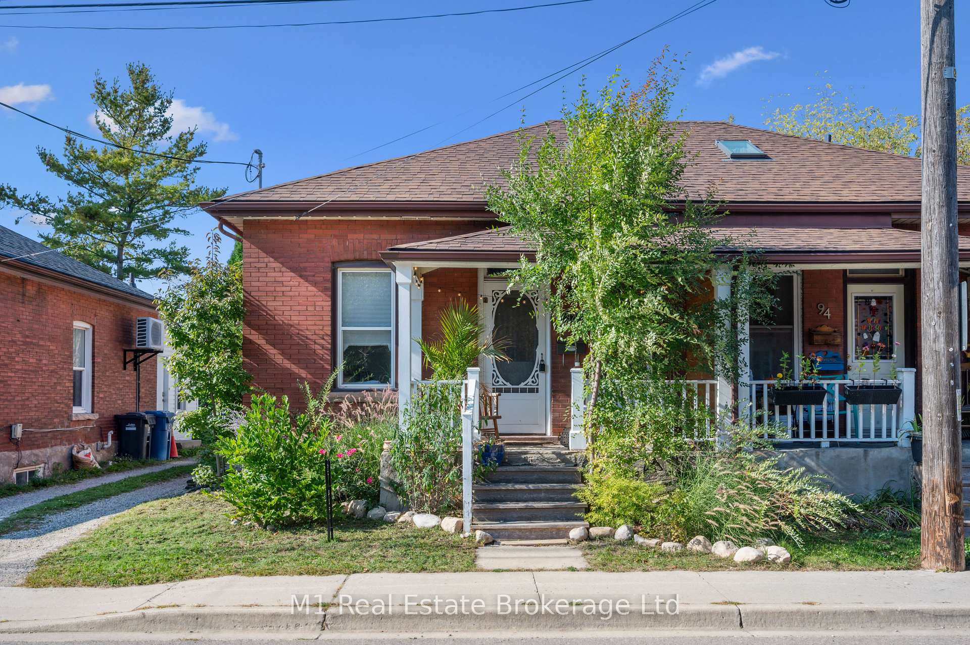 Photo 35 of 92 Alice Street, Guelph, St. Patrick's Ward — HOMEH