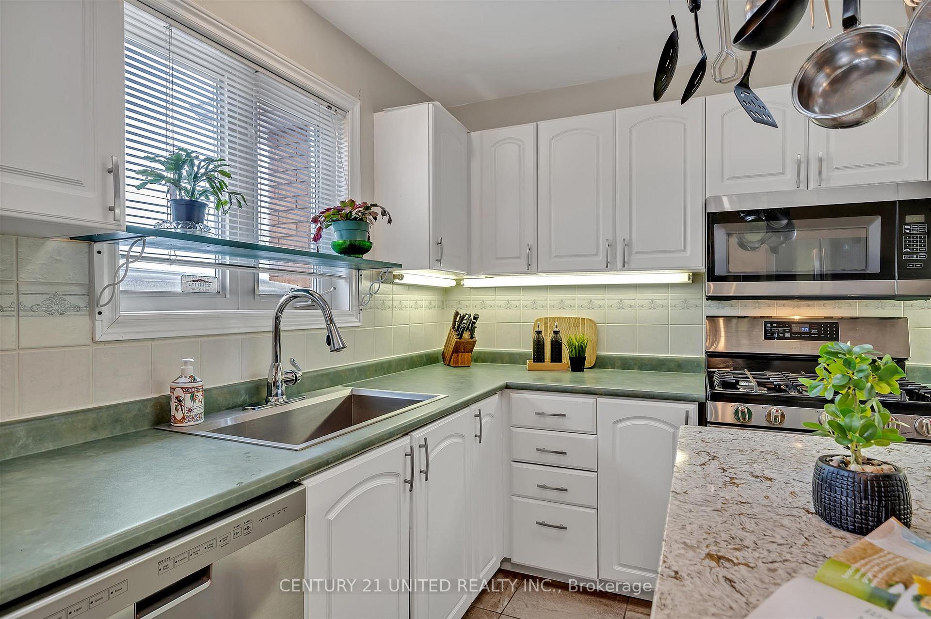 Photo 15 of 705 Trailview Drive, Peterborough, Ashburnham Ward 4 — HOMEH
