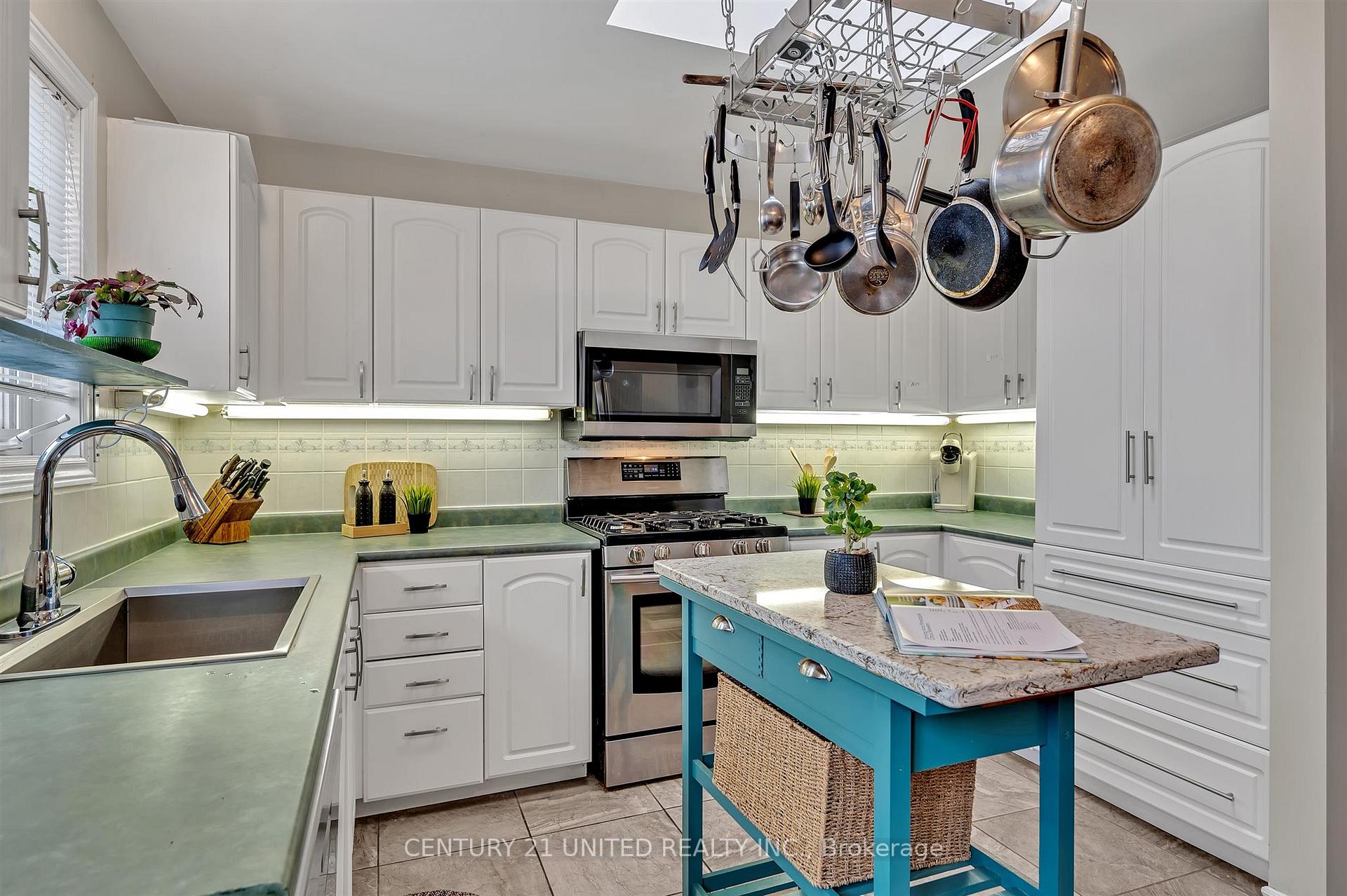 Photo 16 of 705 Trailview Drive, Peterborough, Ashburnham Ward 4 — HOMEH