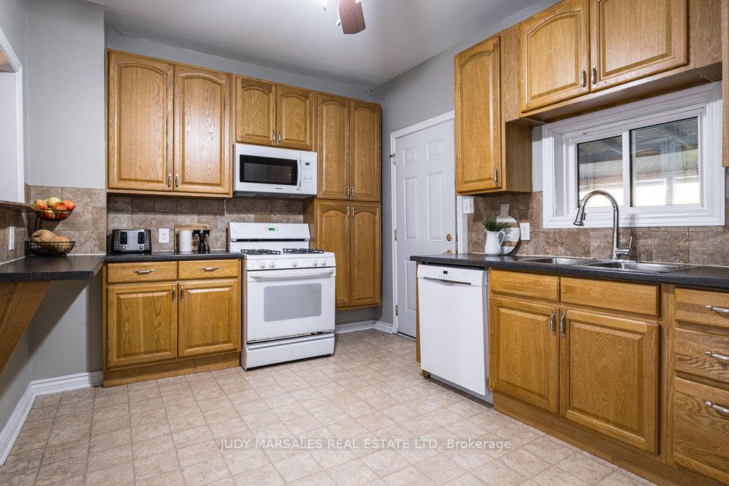 Photo 11 of 251 Balmoral Avenue N, Hamilton, Crown Point — HOMEH
