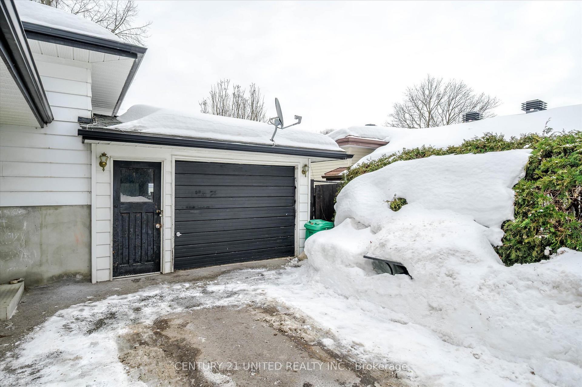 Photo 4 of 130 Greenhill Drive, Peterborough, Otonabee Ward 1 — HOMEH