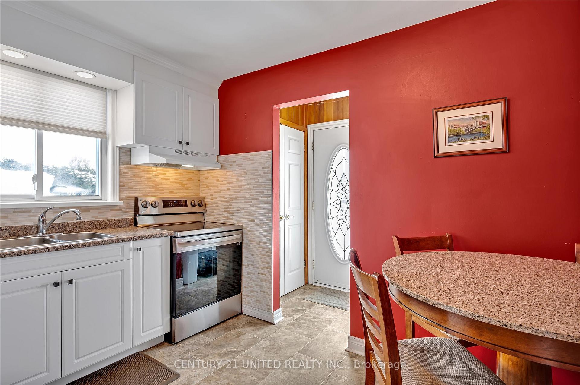 Photo 6 of 130 Greenhill Drive, Peterborough, Otonabee Ward 1 — HOMEH