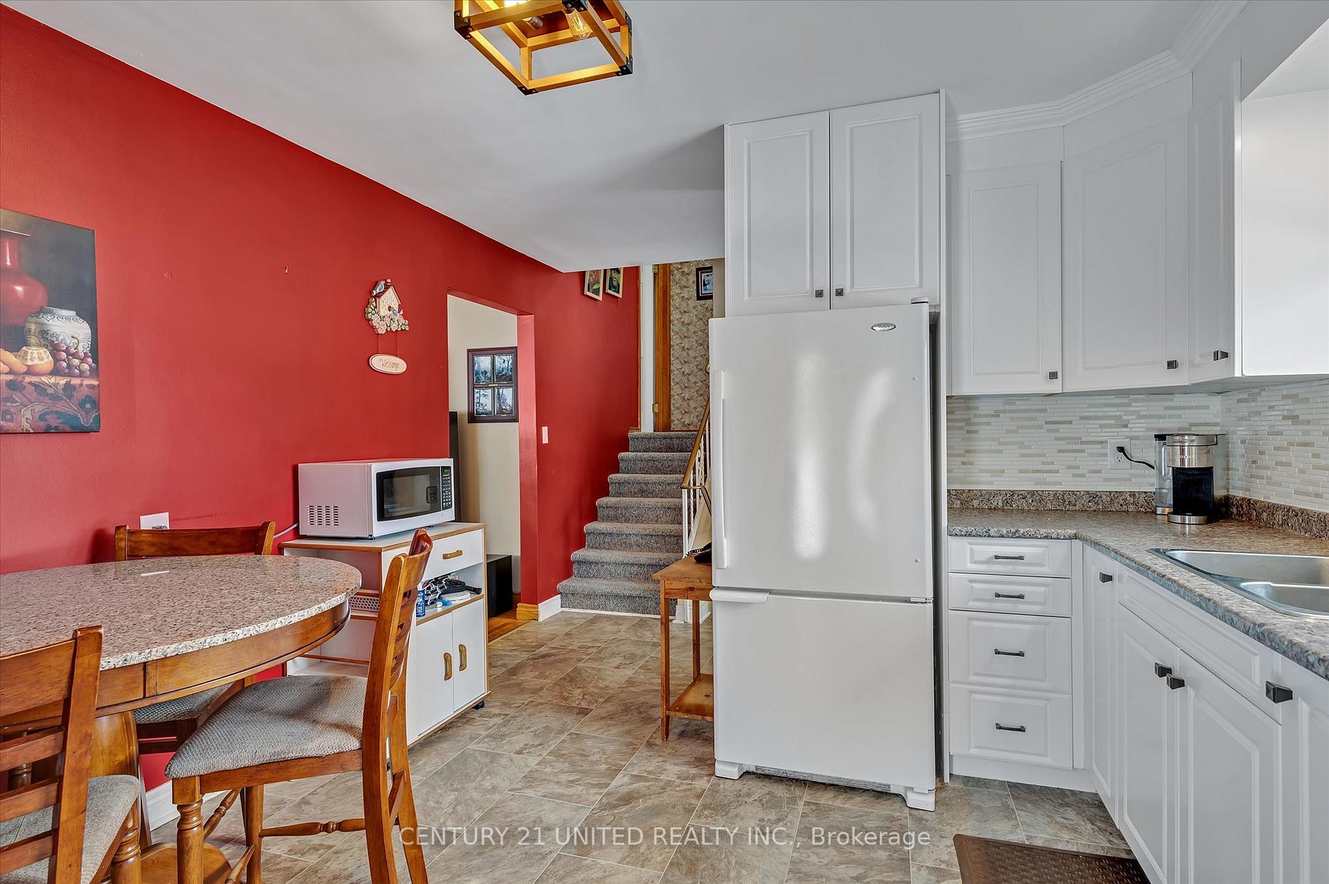 Photo 8 of 130 Greenhill Drive, Peterborough, Otonabee Ward 1 — HOMEH