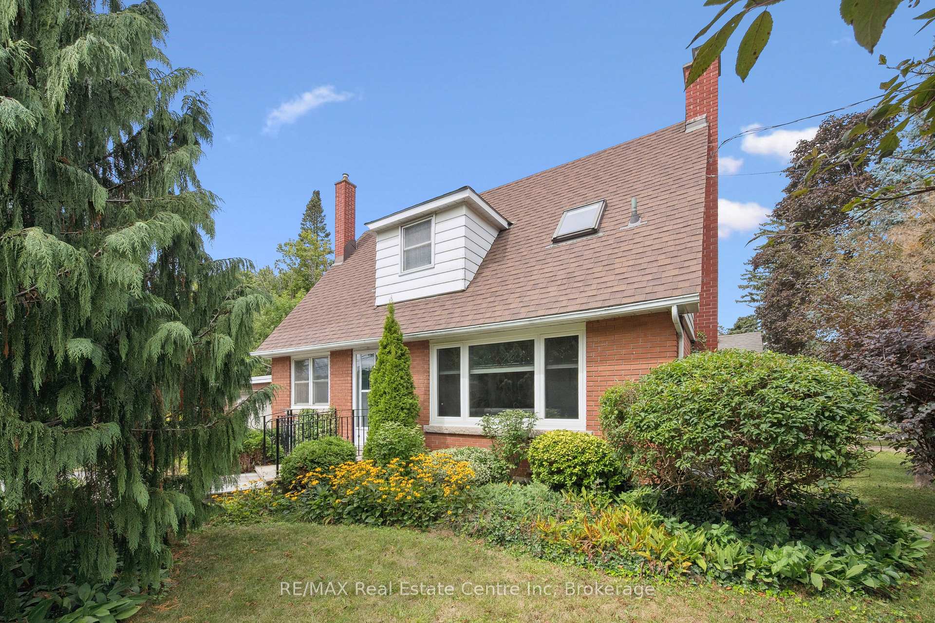 Photo 6 of 69 Forest Street, Guelph, Dovercliffe Park/Old University — HOMEH