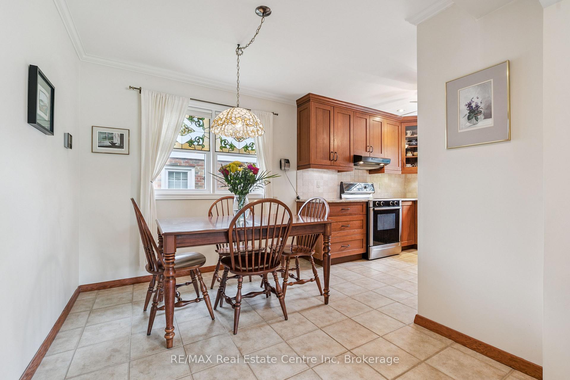 Photo 14 of 69 Forest Street, Guelph, Dovercliffe Park/Old University — HOMEH