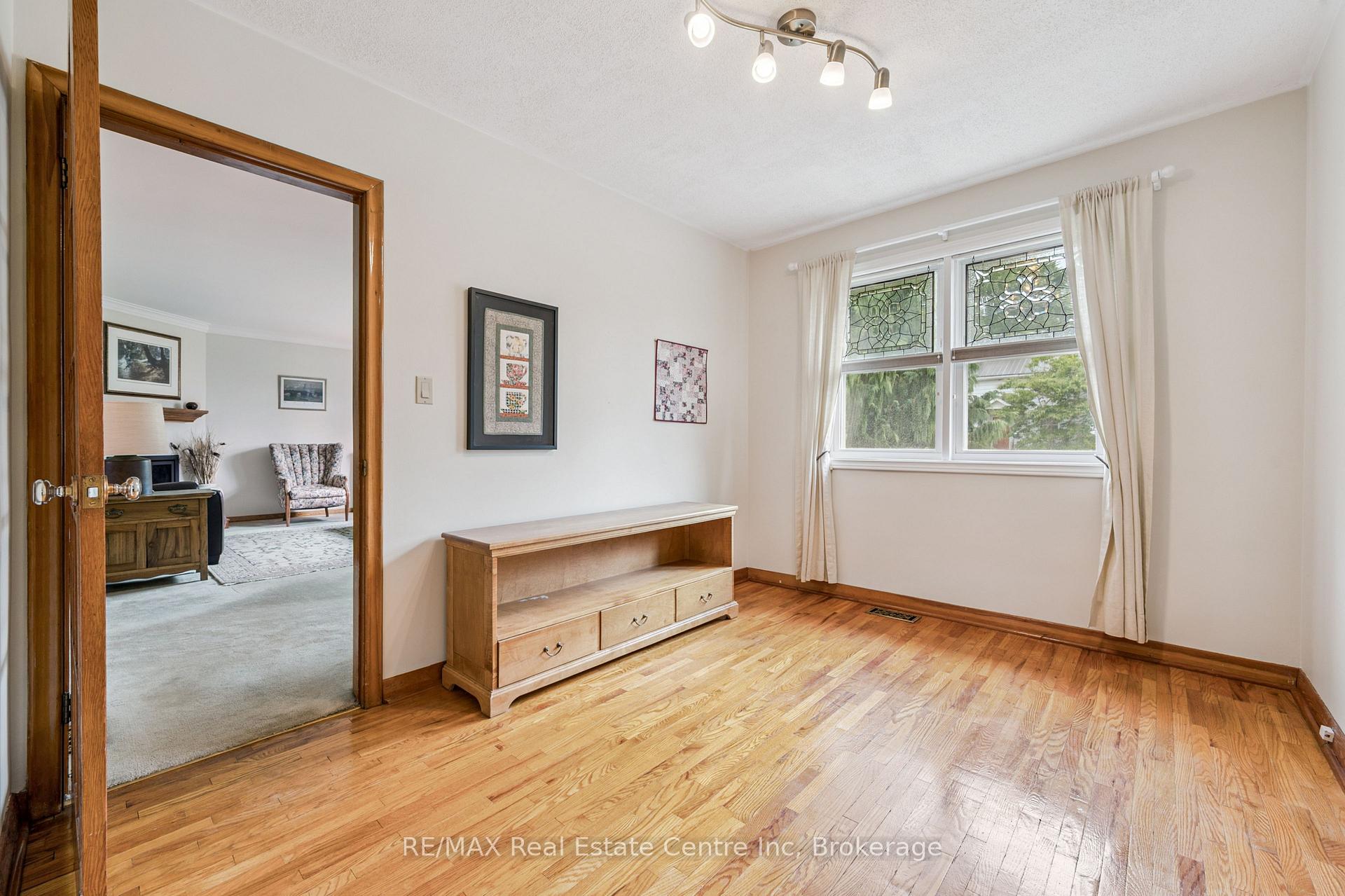 Photo 22 of 69 Forest Street, Guelph, Dovercliffe Park/Old University — HOMEH