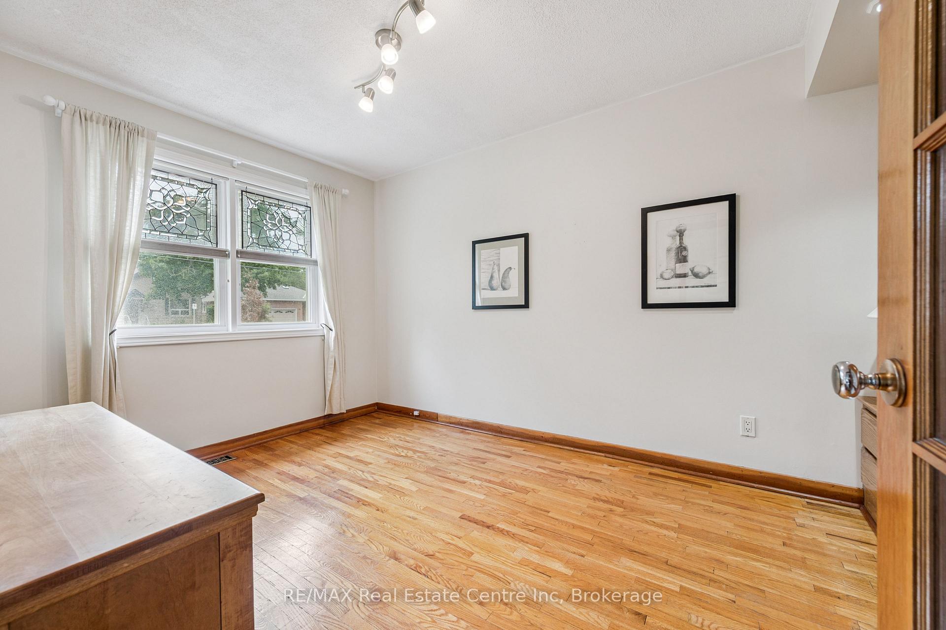 Photo 23 of 69 Forest Street, Guelph, Dovercliffe Park/Old University — HOMEH