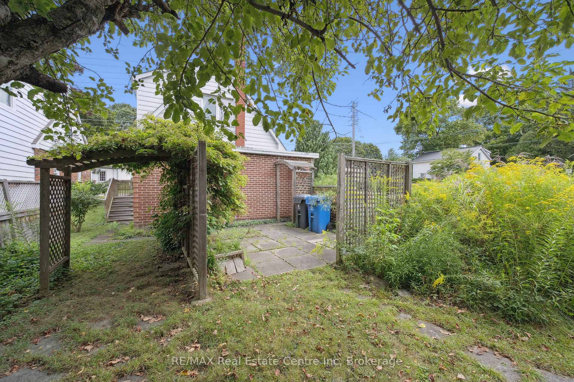 Photo 39 of 69 Forest Street, Guelph, Dovercliffe Park/Old University — HOMEH