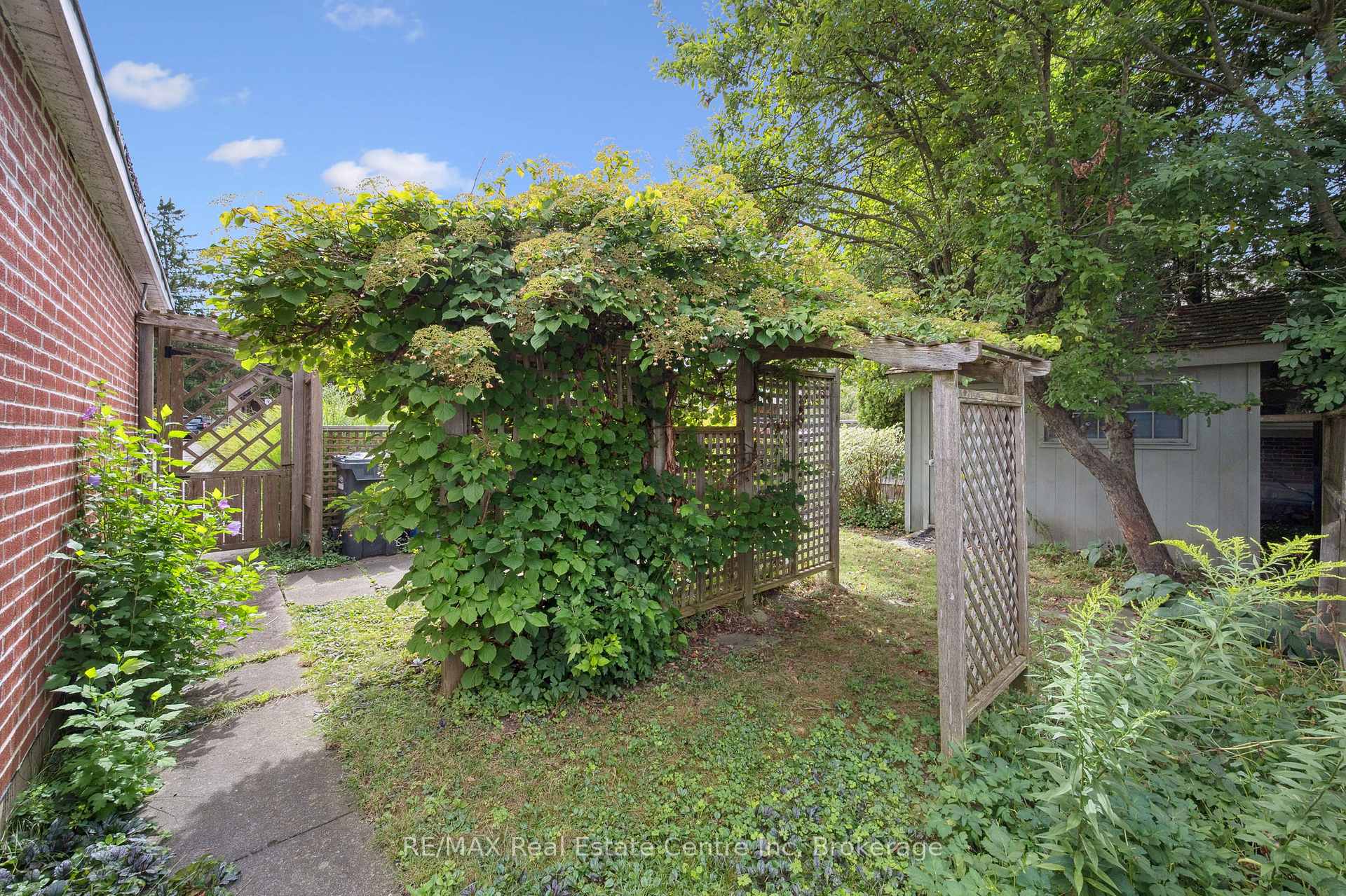 Photo 40 of 69 Forest Street, Guelph, Dovercliffe Park/Old University — HOMEH