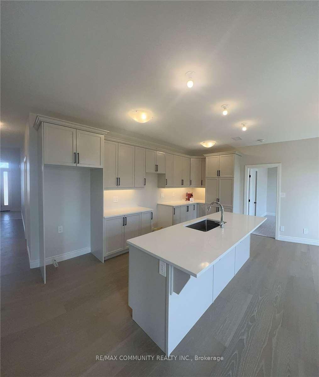 Photo 4 of 16 Athabaska Drive, Belleville, Thurlow Ward — HOMEH