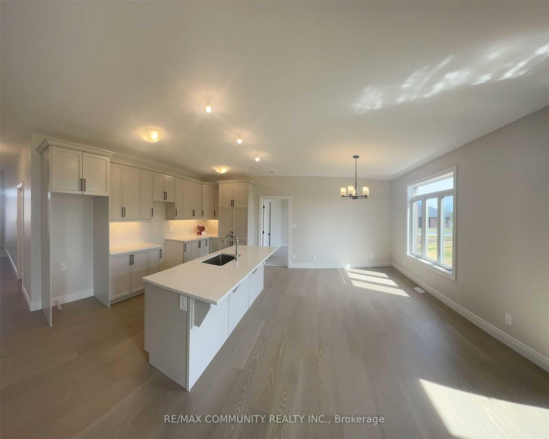 Photo 6 of 16 Athabaska Drive, Belleville, Thurlow Ward — HOMEH