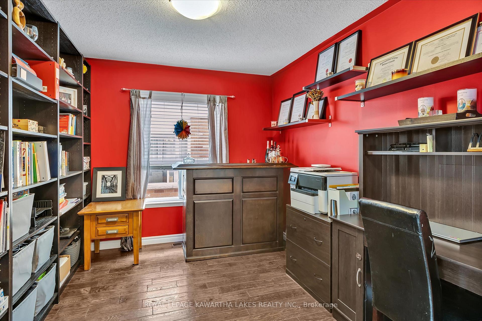 Photo 10 of 608 Tully Crescent, Peterborough, Monaghan Ward 2 — HOMEH