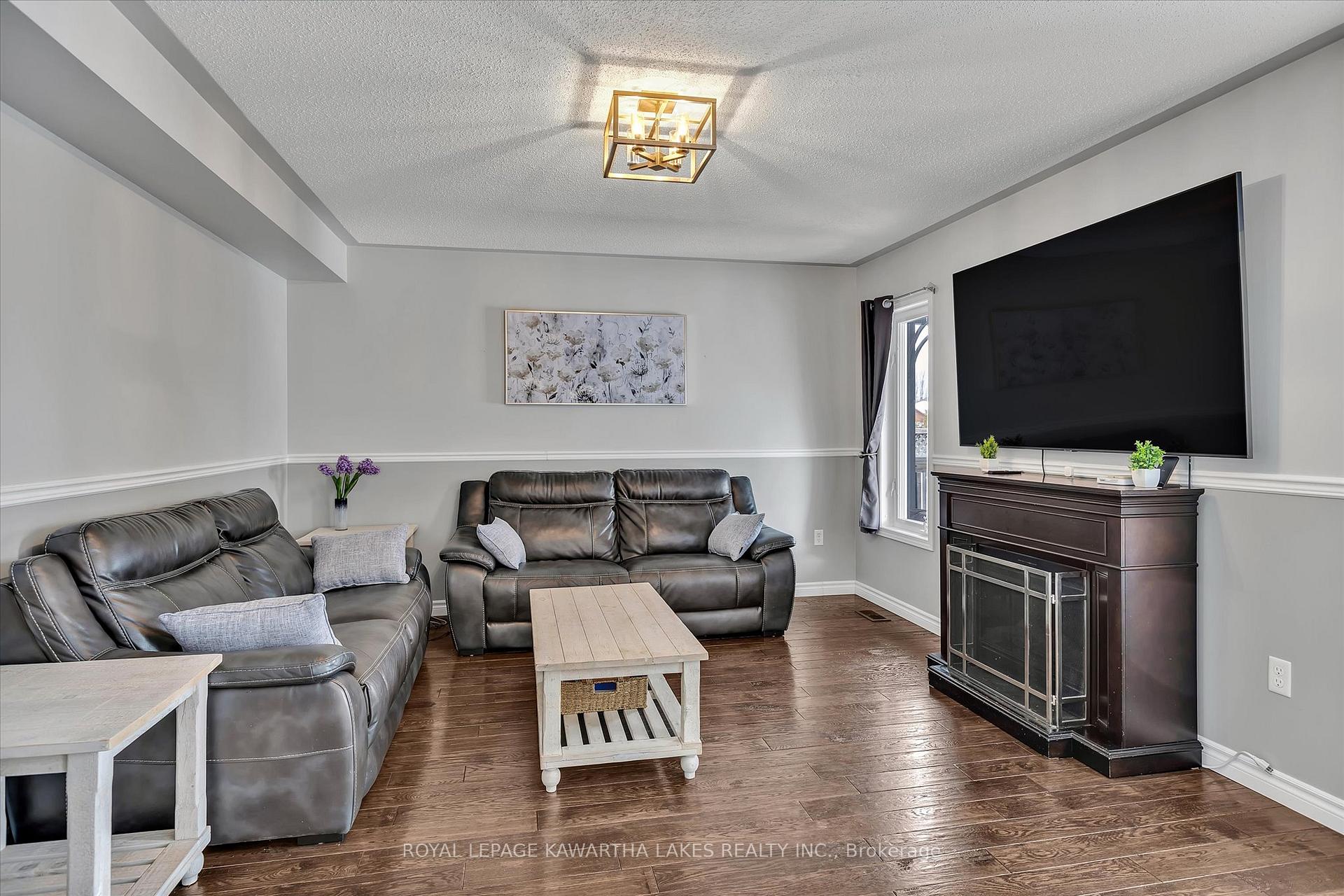 Photo 11 of 608 Tully Crescent, Peterborough, Monaghan Ward 2 — HOMEH