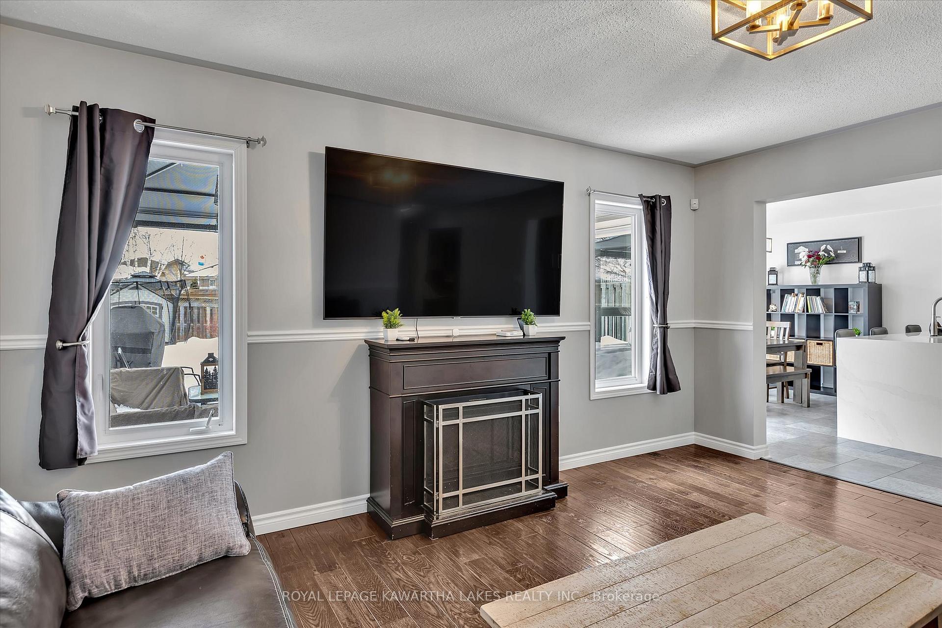 Photo 12 of 608 Tully Crescent, Peterborough, Monaghan Ward 2 — HOMEH