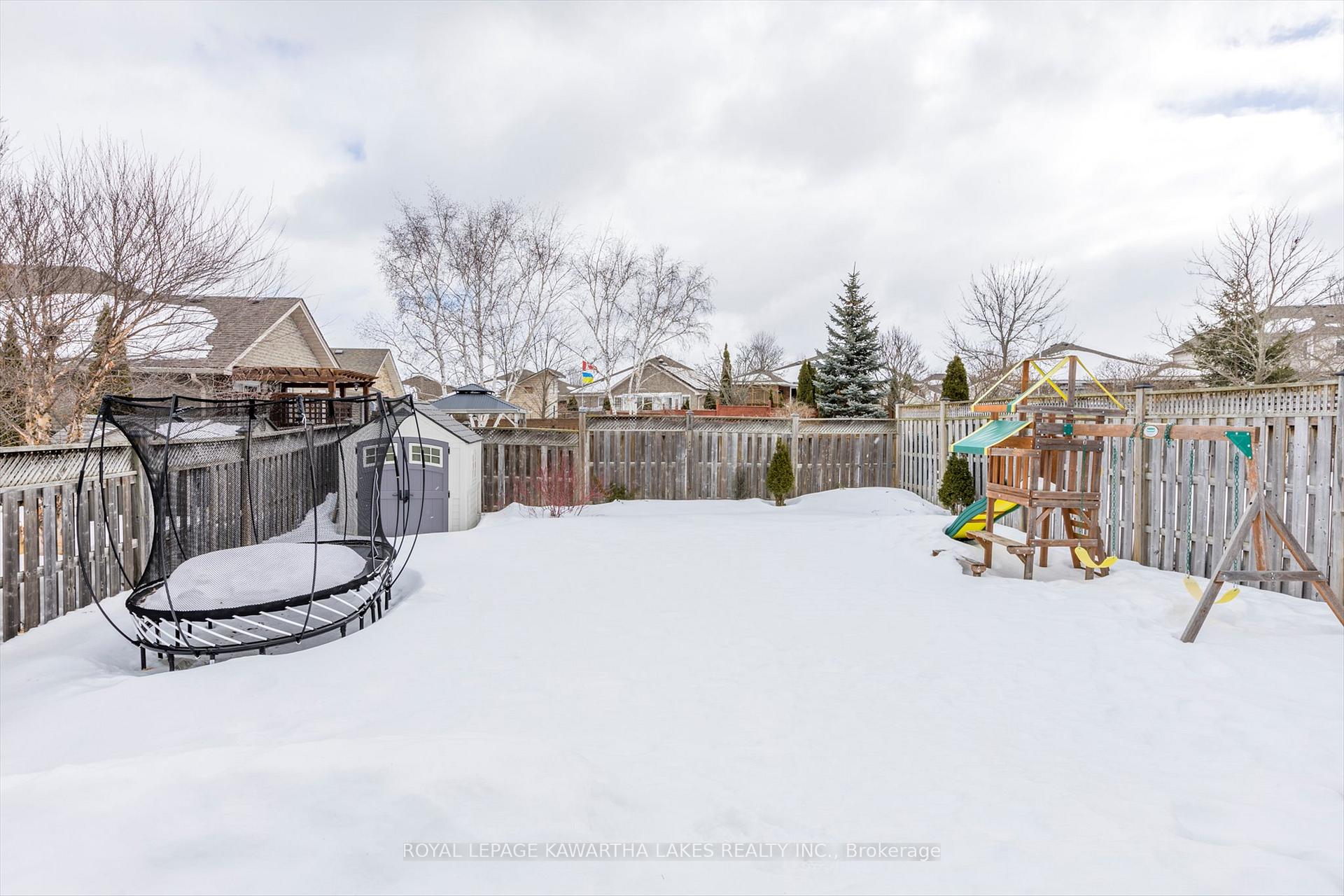 Photo 45 of 608 Tully Crescent, Peterborough, Monaghan Ward 2 — HOMEH
