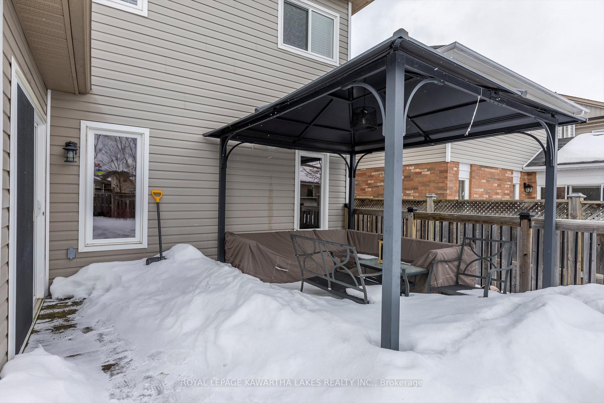 Photo 46 of 608 Tully Crescent, Peterborough, Monaghan Ward 2 — HOMEH