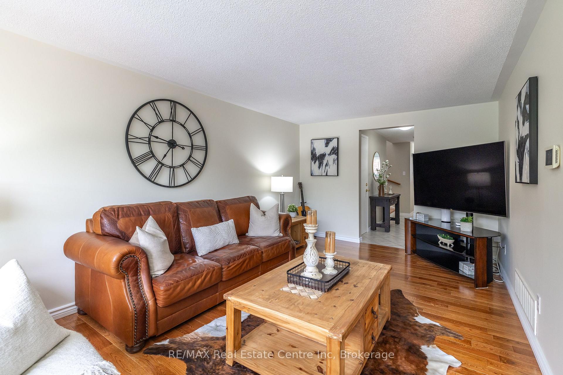 Photo 7 of 31 Bushmills Crescent, Guelph, Willow West/Sugarbush/West Acres — HOMEH