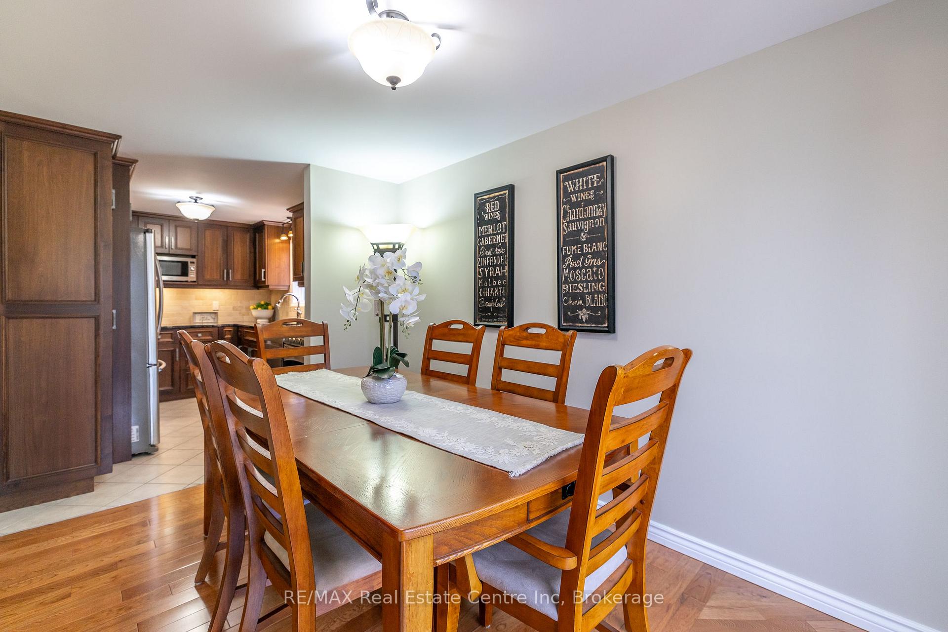 Photo 9 of 31 Bushmills Crescent, Guelph, Willow West/Sugarbush/West Acres — HOMEH