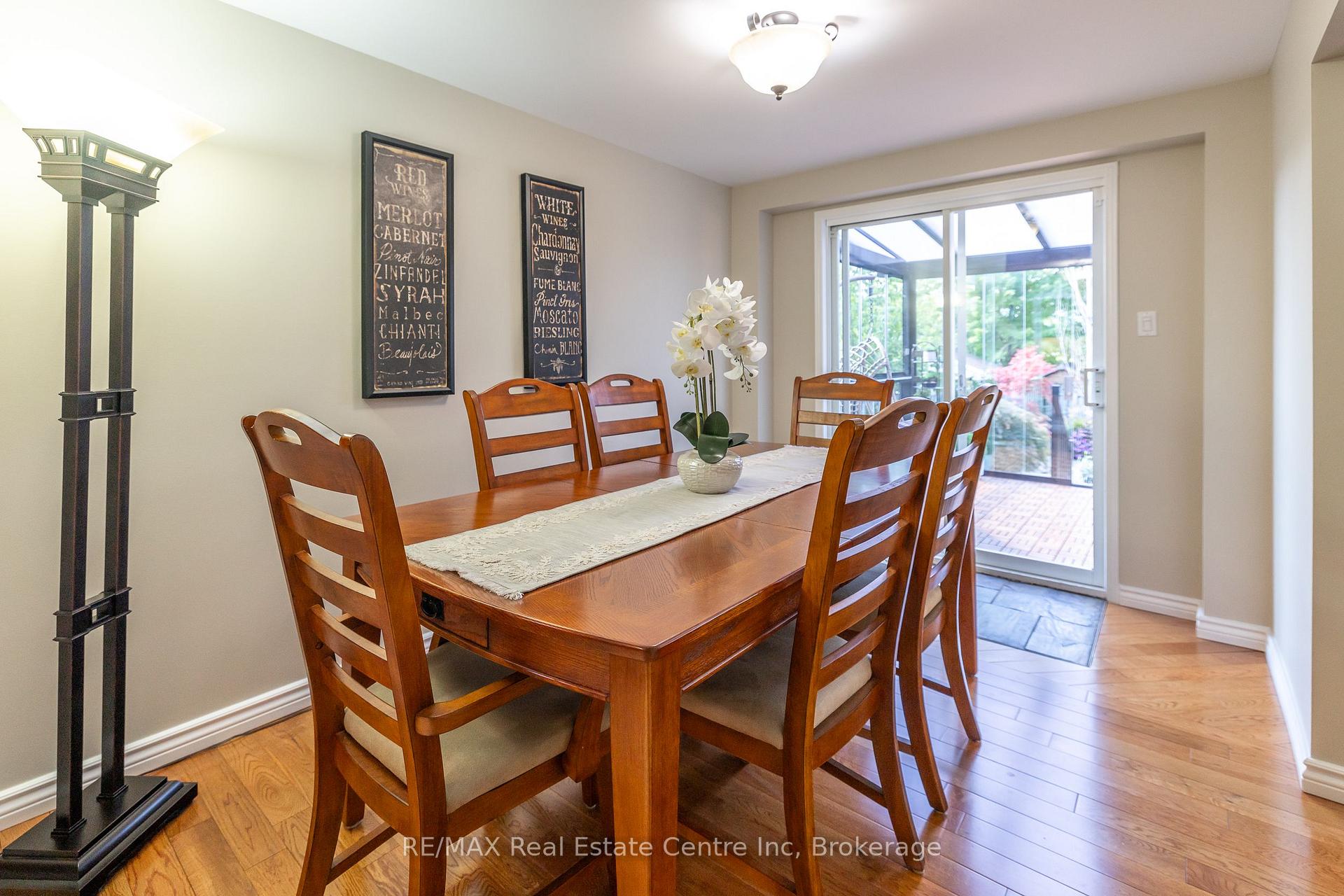 Photo 10 of 31 Bushmills Crescent, Guelph, Willow West/Sugarbush/West Acres — HOMEH