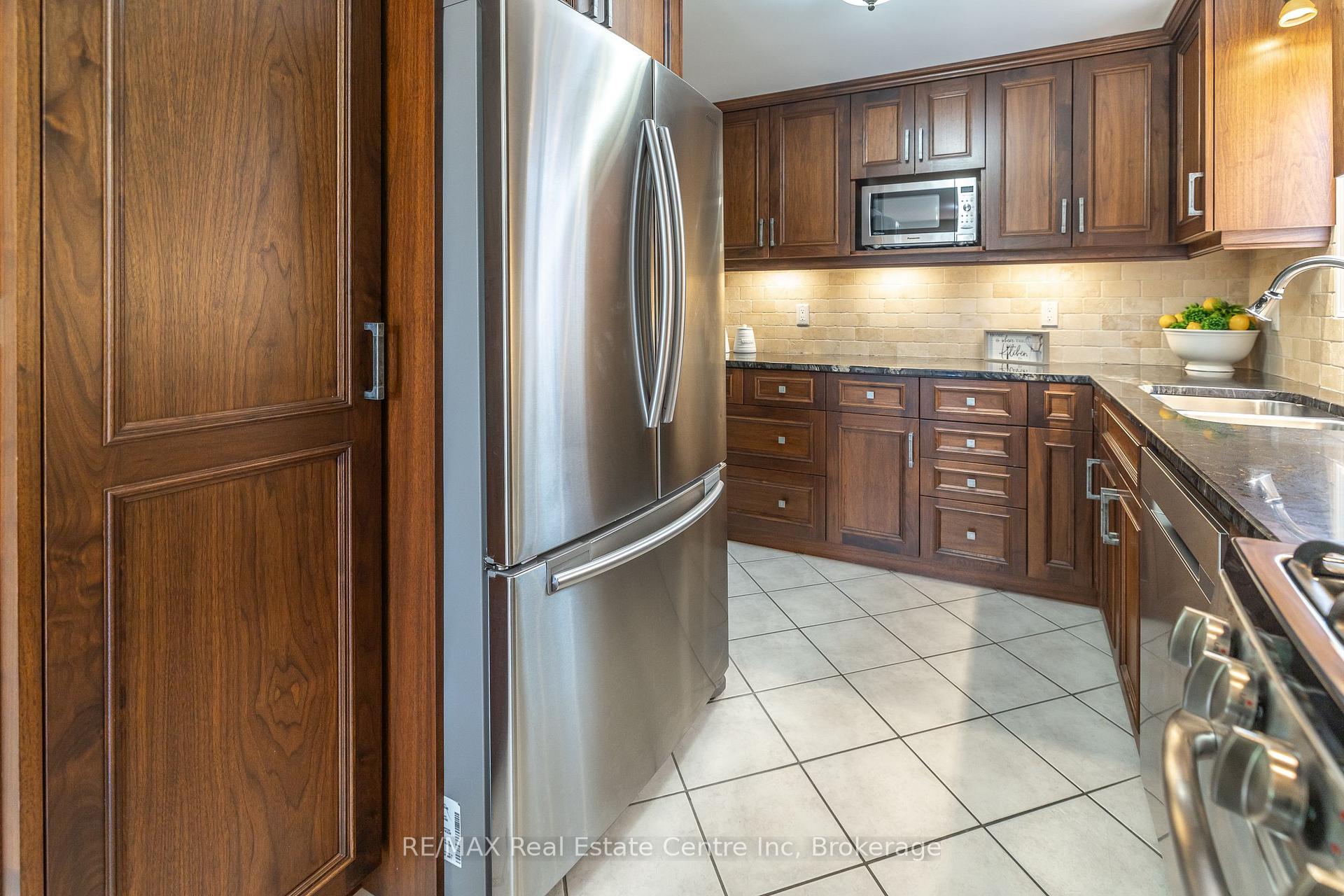 Photo 15 of 31 Bushmills Crescent, Guelph, Willow West/Sugarbush/West Acres — HOMEH
