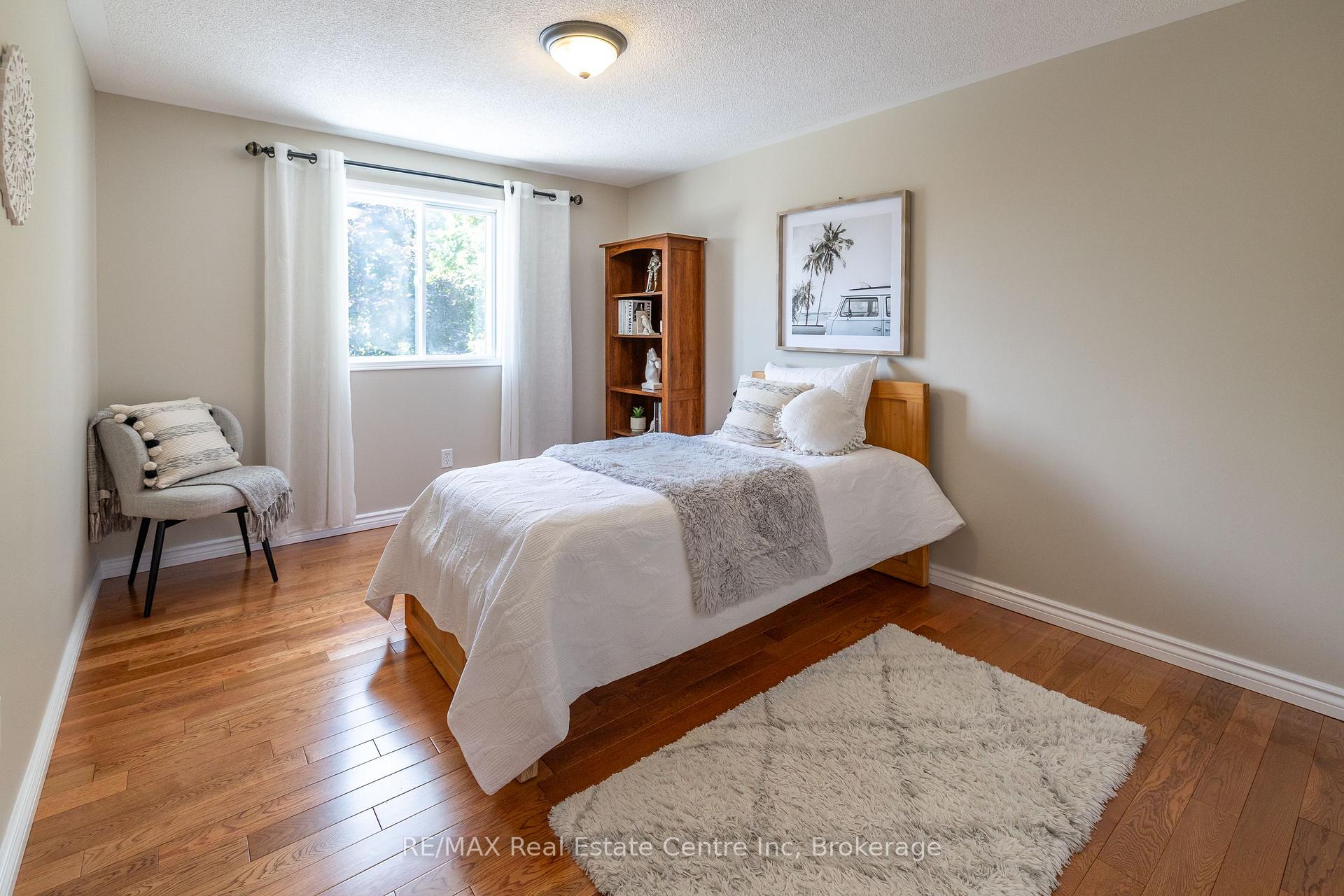 Photo 20 of 31 Bushmills Crescent, Guelph, Willow West/Sugarbush/West Acres — HOMEH
