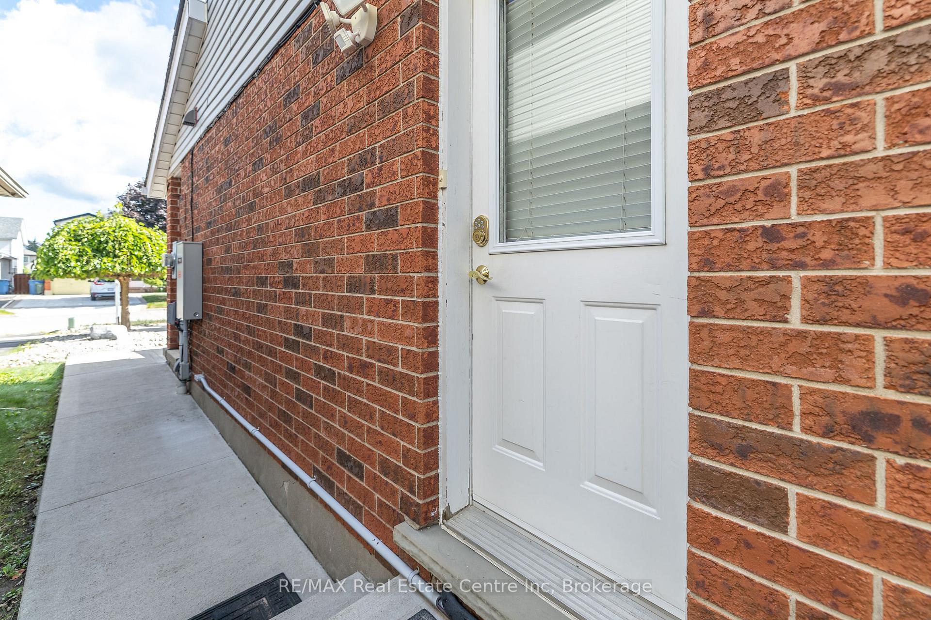Photo 31 of 31 Bushmills Crescent, Guelph, Willow West/Sugarbush/West Acres — HOMEH