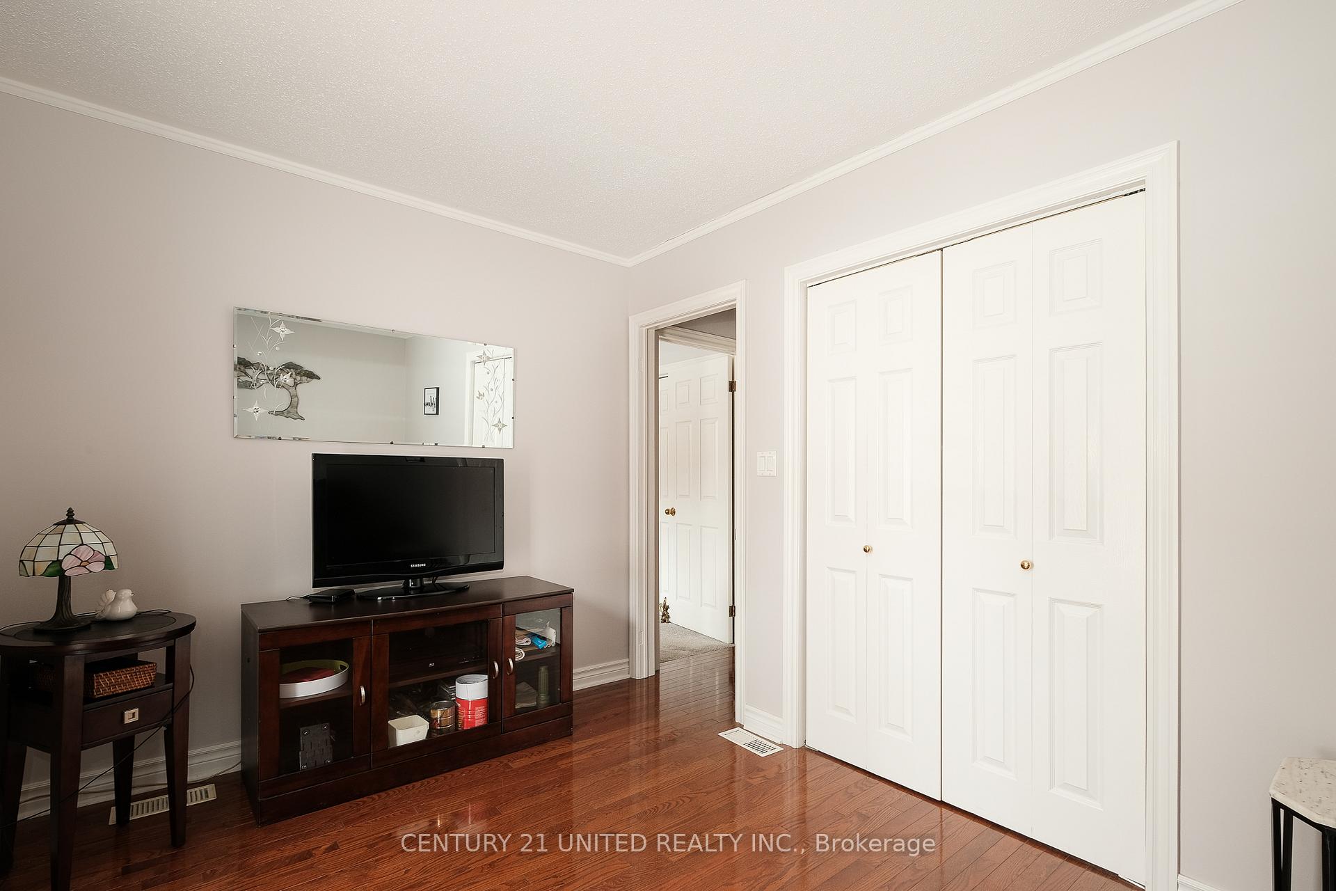 Photo 15 of 1229 Neptune Street, Peterborough, Northcrest Ward 5 — HOMEH