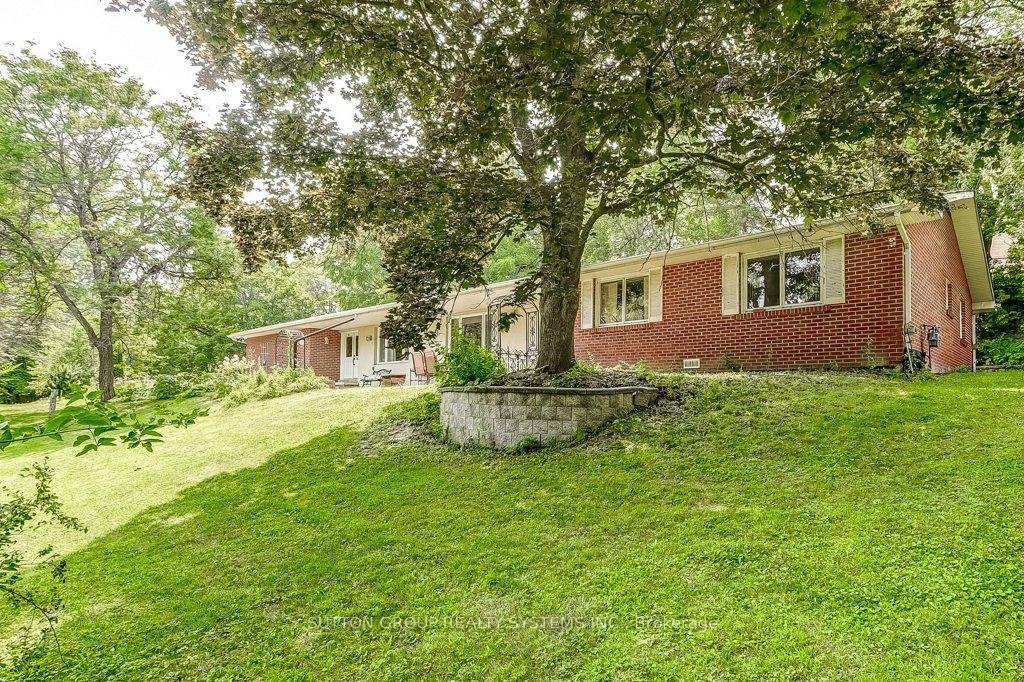 Photo 3 of 26 Harriman Road, Aurora, Aurora Village — HOMEH