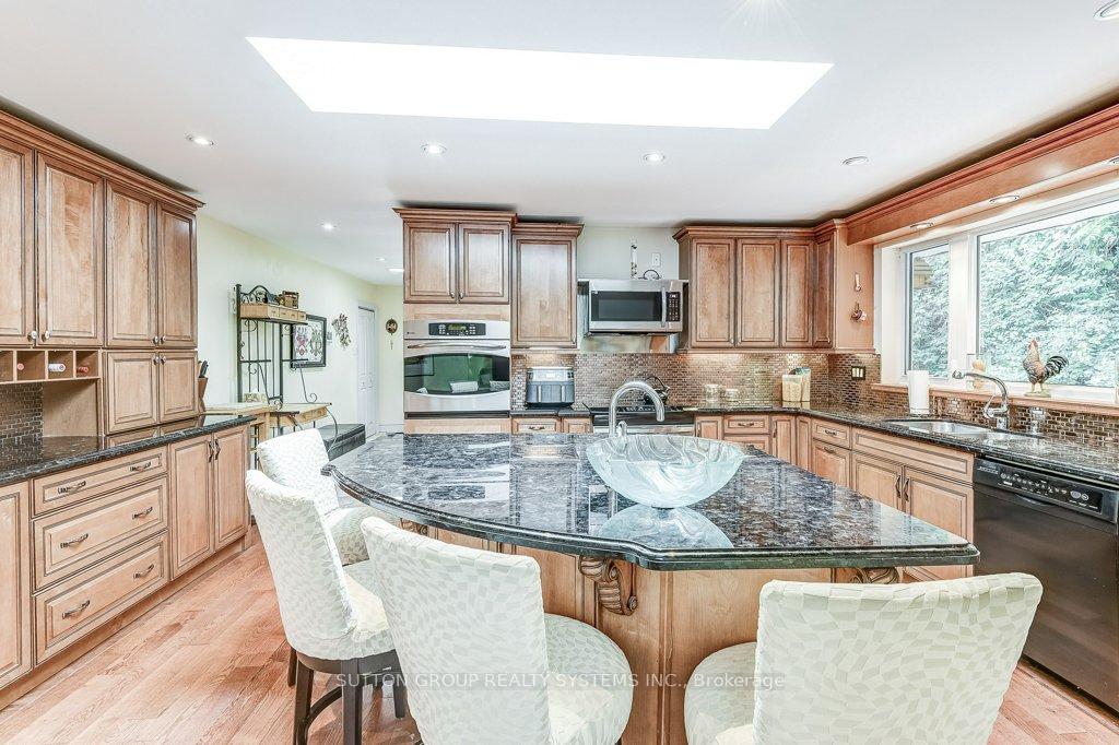 Photo 17 of 26 Harriman Road, Aurora, Aurora Village — HOMEH